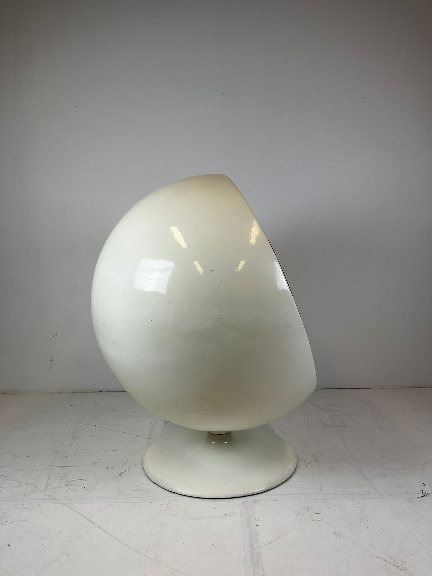 Eero Aarnio ball chair