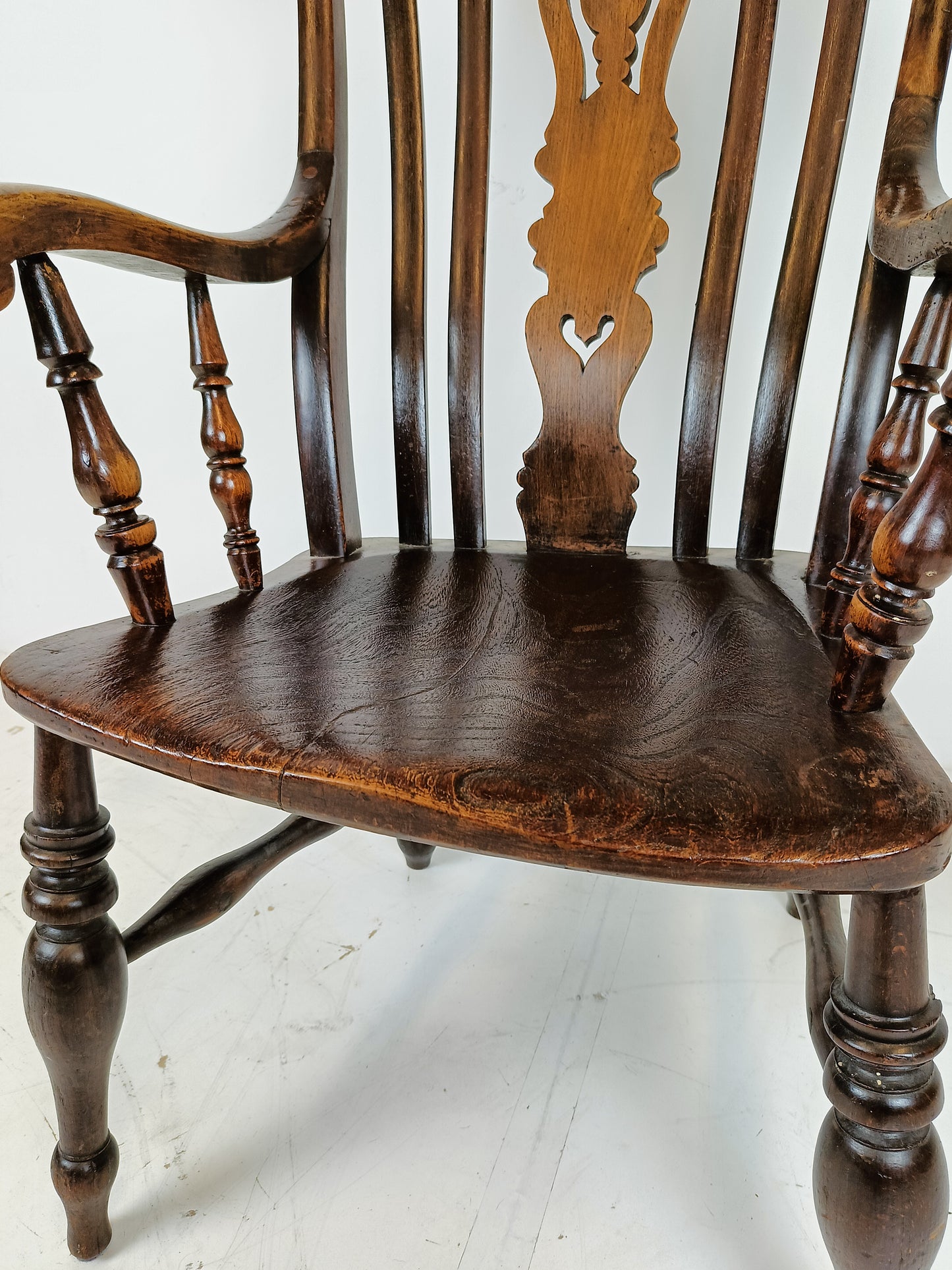 Scroll Arm English Windsor Chair