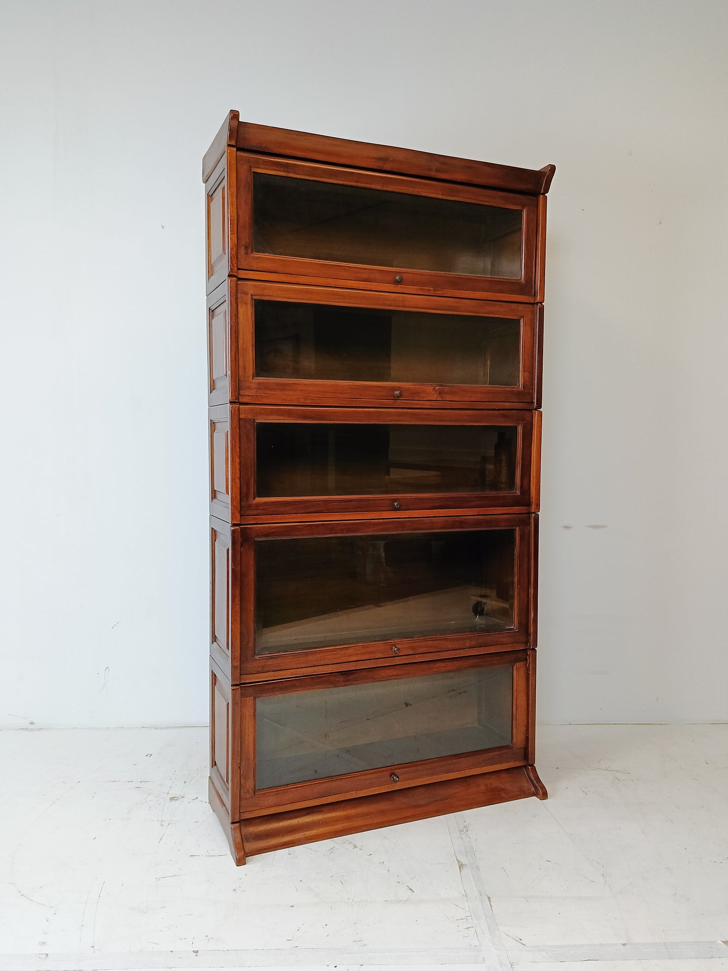 Classic Style Globe Warnick Cabinet