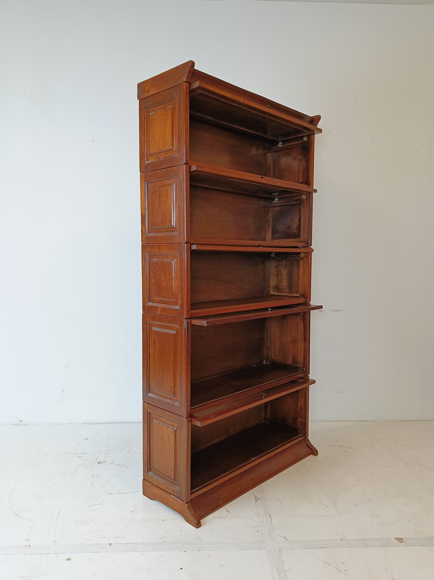 Classic Style Globe Warnick Cabinet