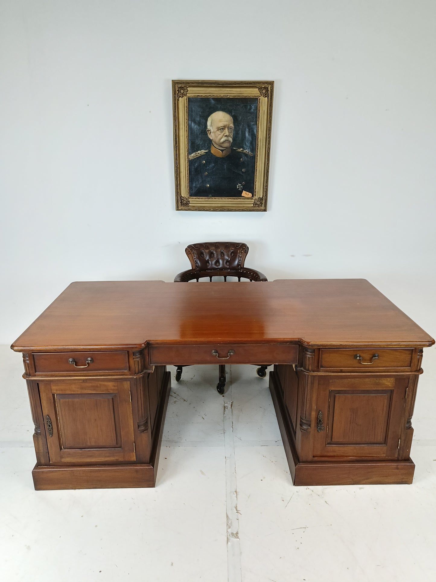 English Partner Desk