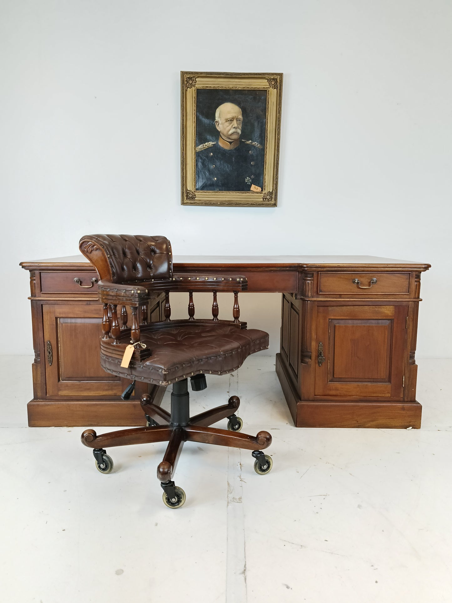 English Partner Desk