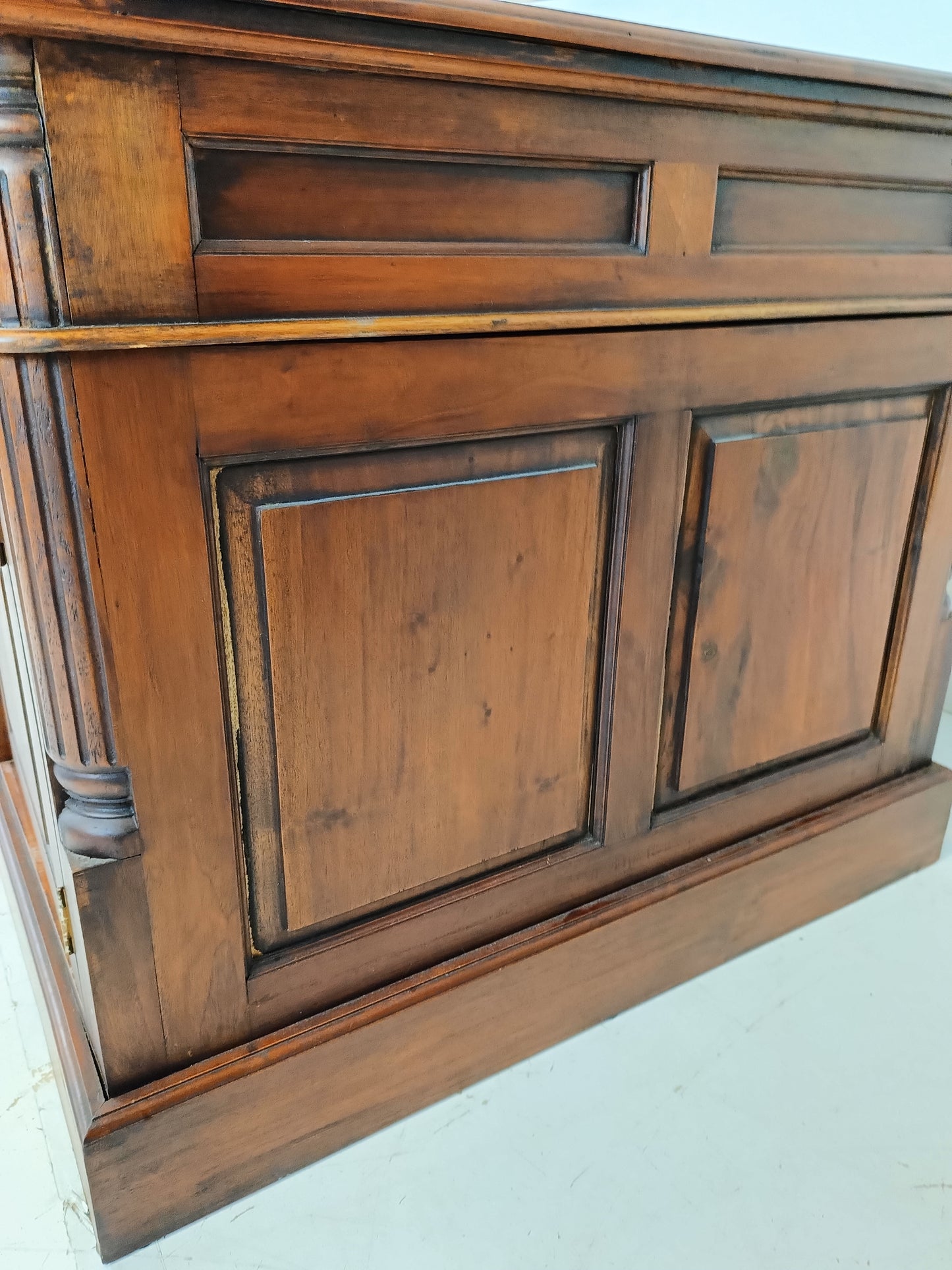 English Partner Desk