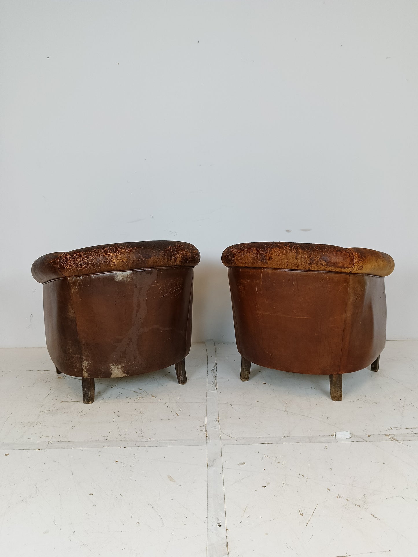 Patinated Sheep Leather Chair Set