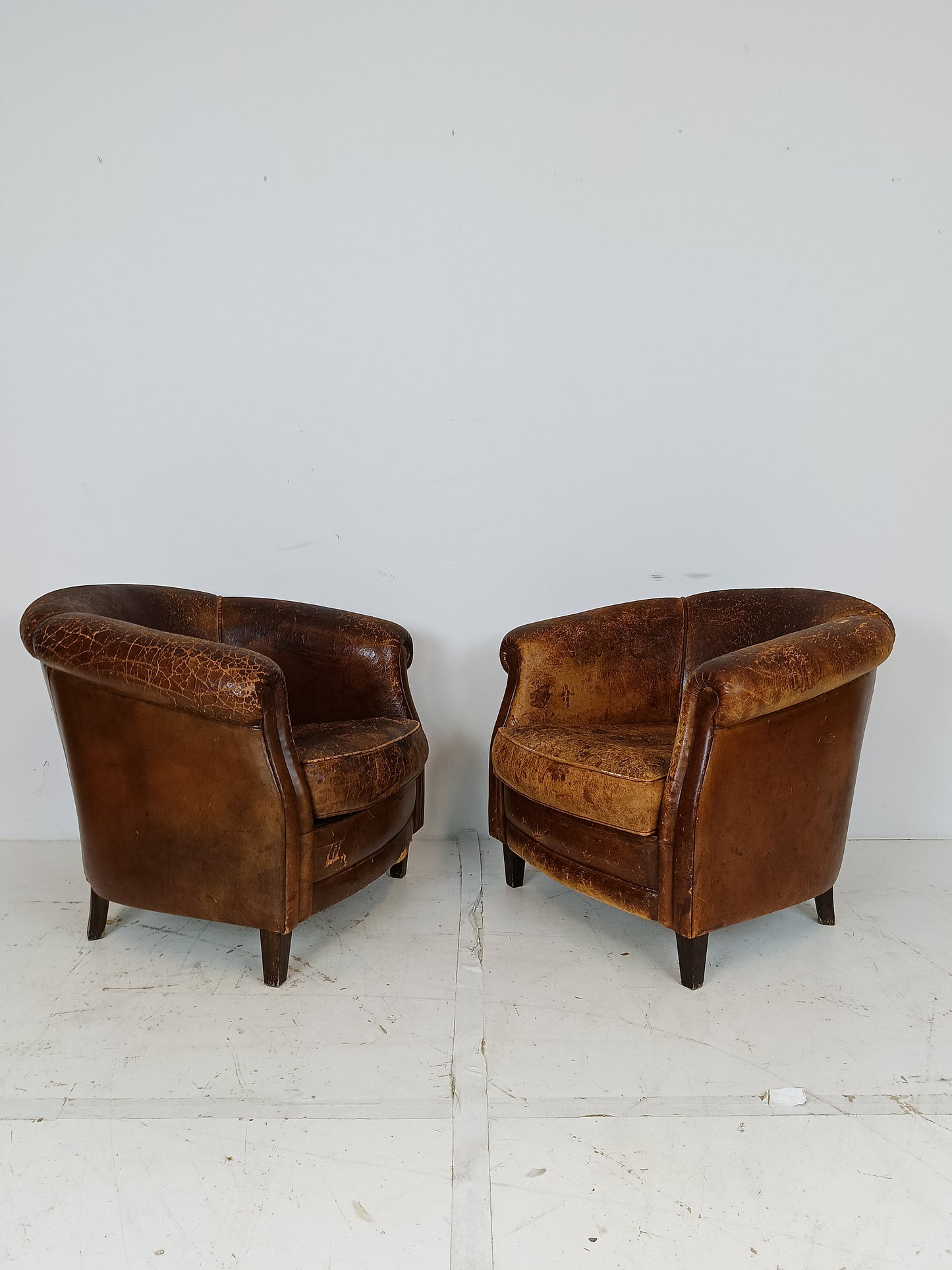 Patinated Sheep Leather Chair Set
