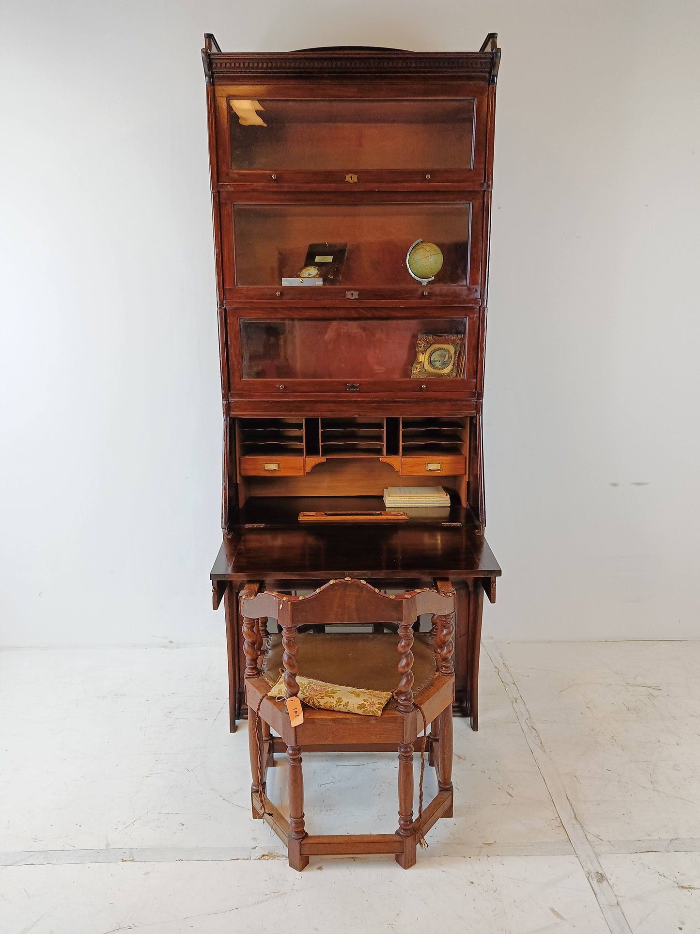 Globe Wernicke Style Bookcase/Display Cabinet With Secretary Table Maker Lubus