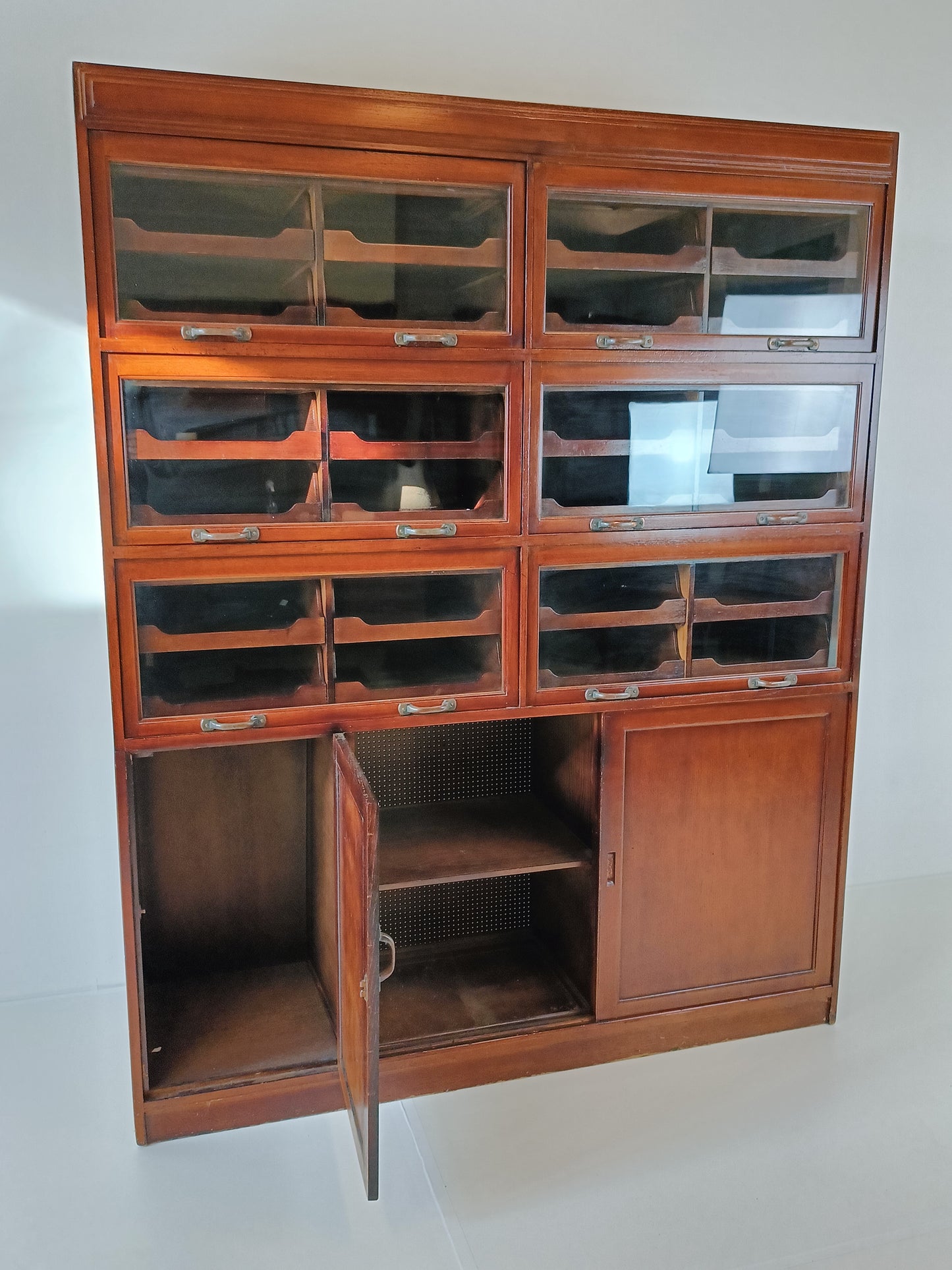 English Display Mahogany Cabinet Around 1910