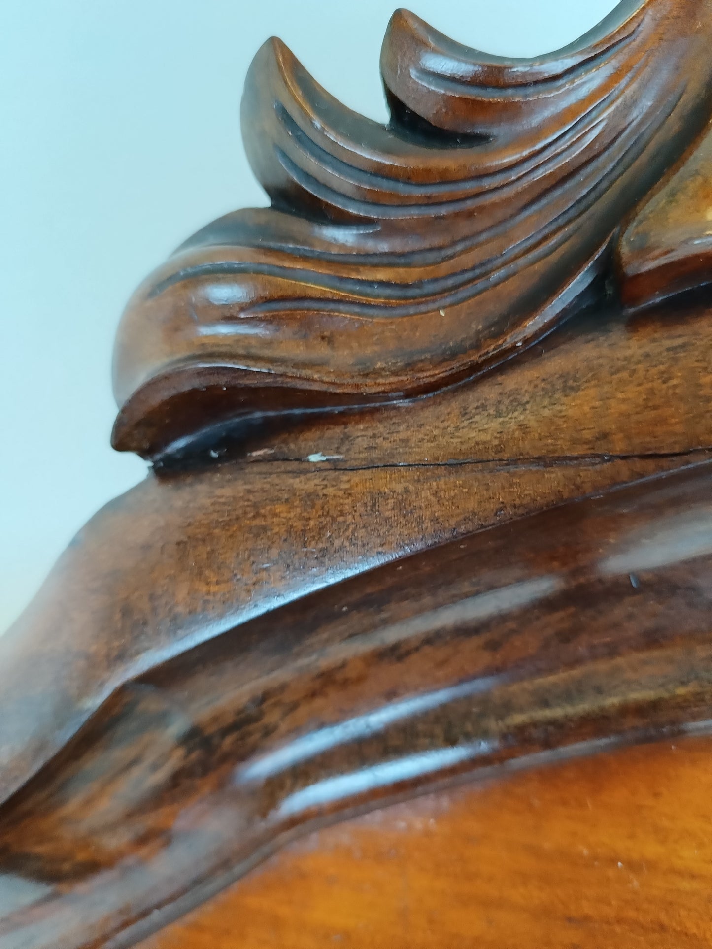 Classic Coat Rack With Notorius Upholstery