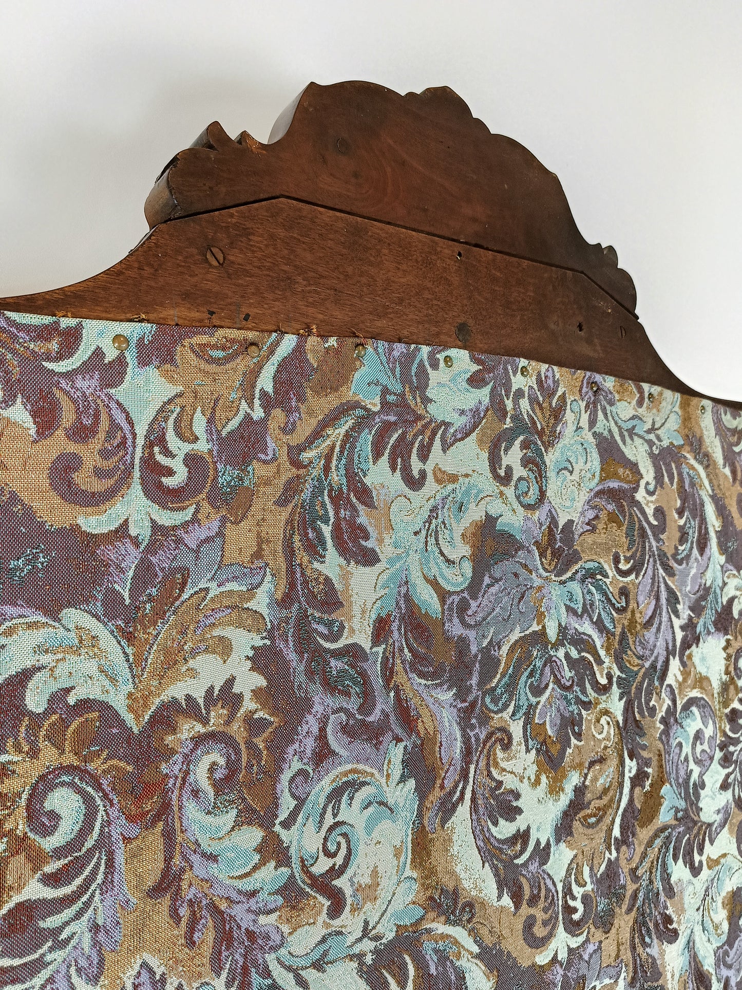 Classic Coat Rack With Notorius Upholstery