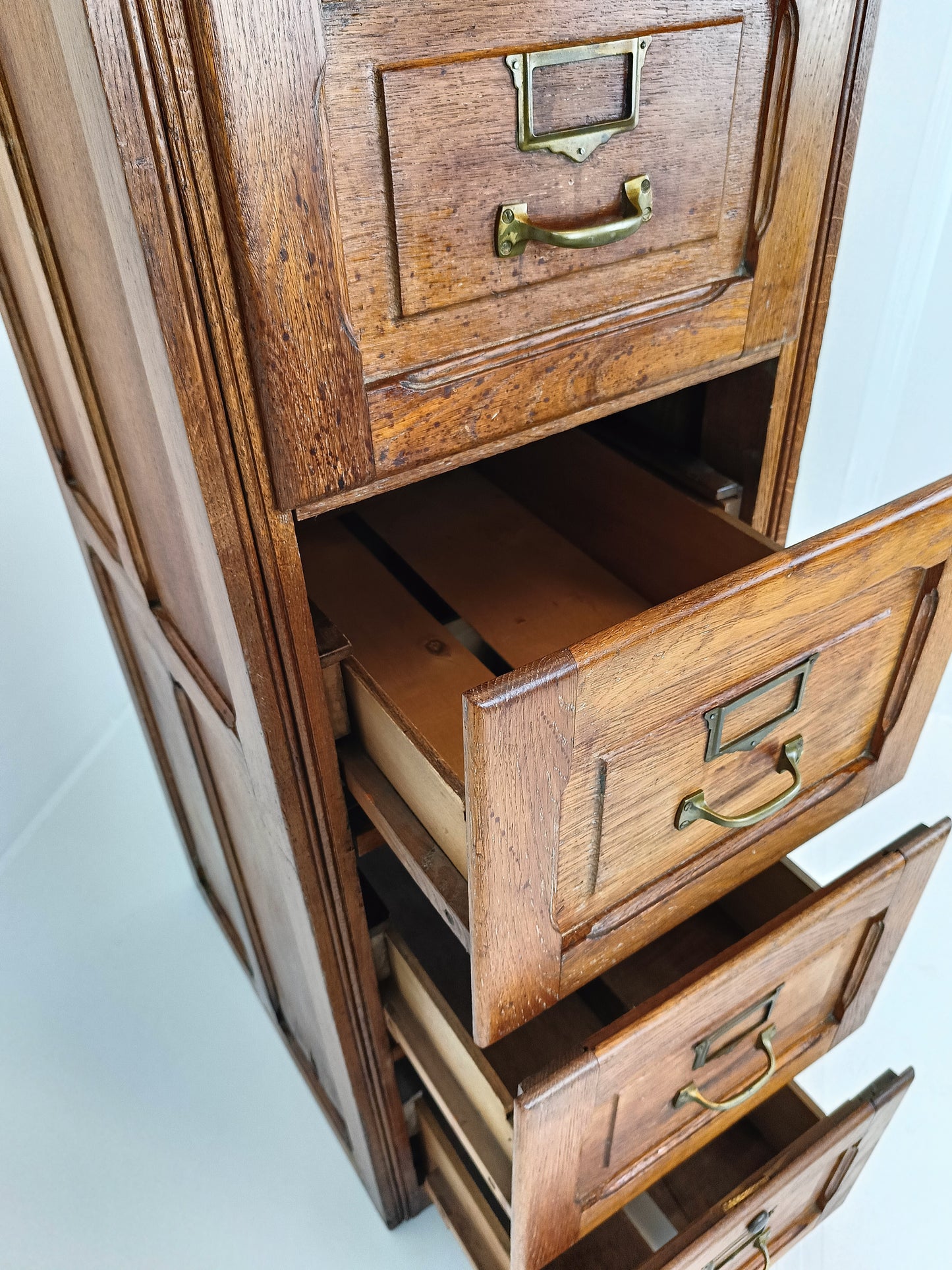 Exclusive Antique Filling Cabinet In Oak Wood