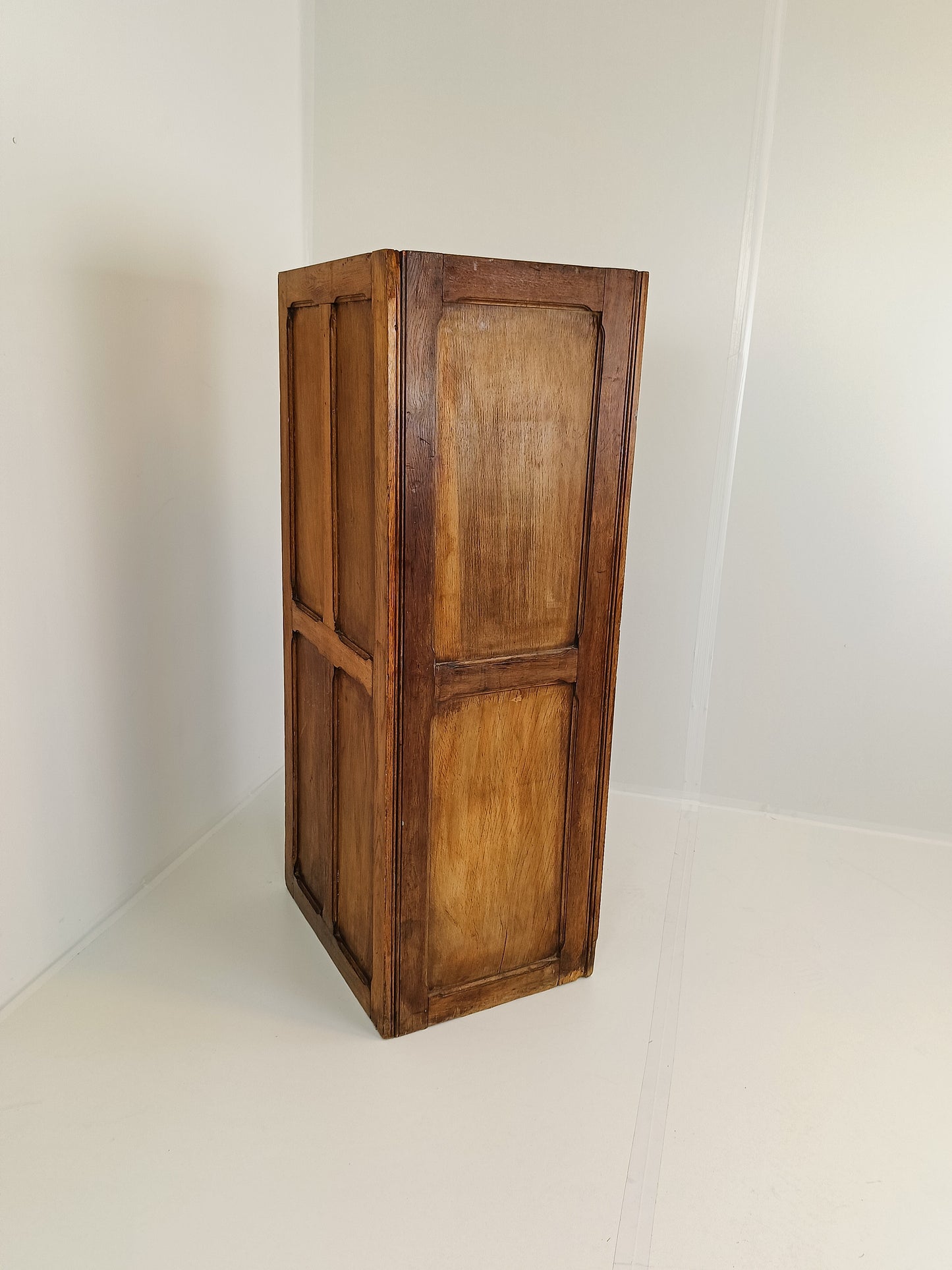 Exclusive Antique Filling Cabinet In Oak Wood
