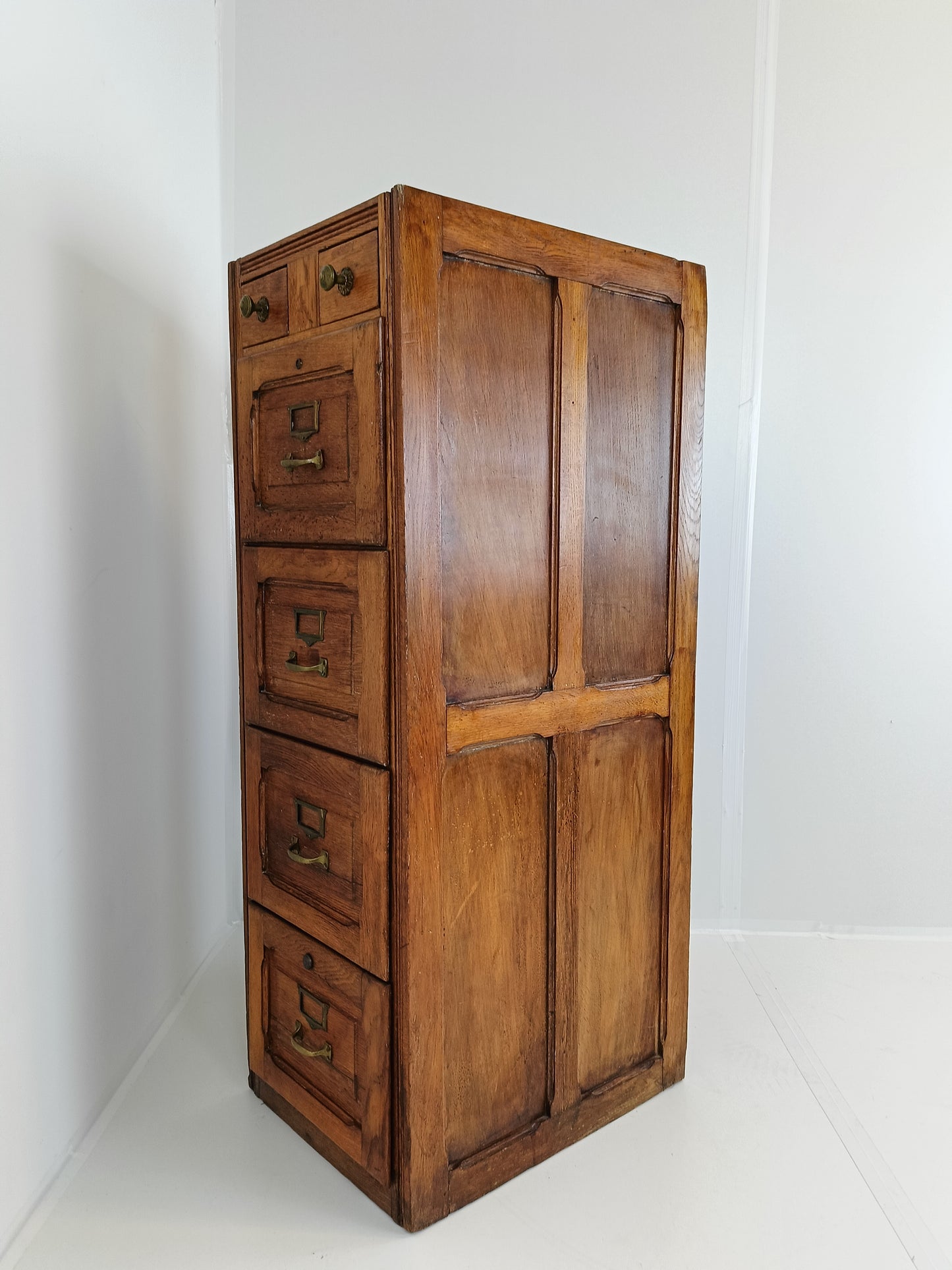 Exclusive Antique Filling Cabinet In Oak Wood