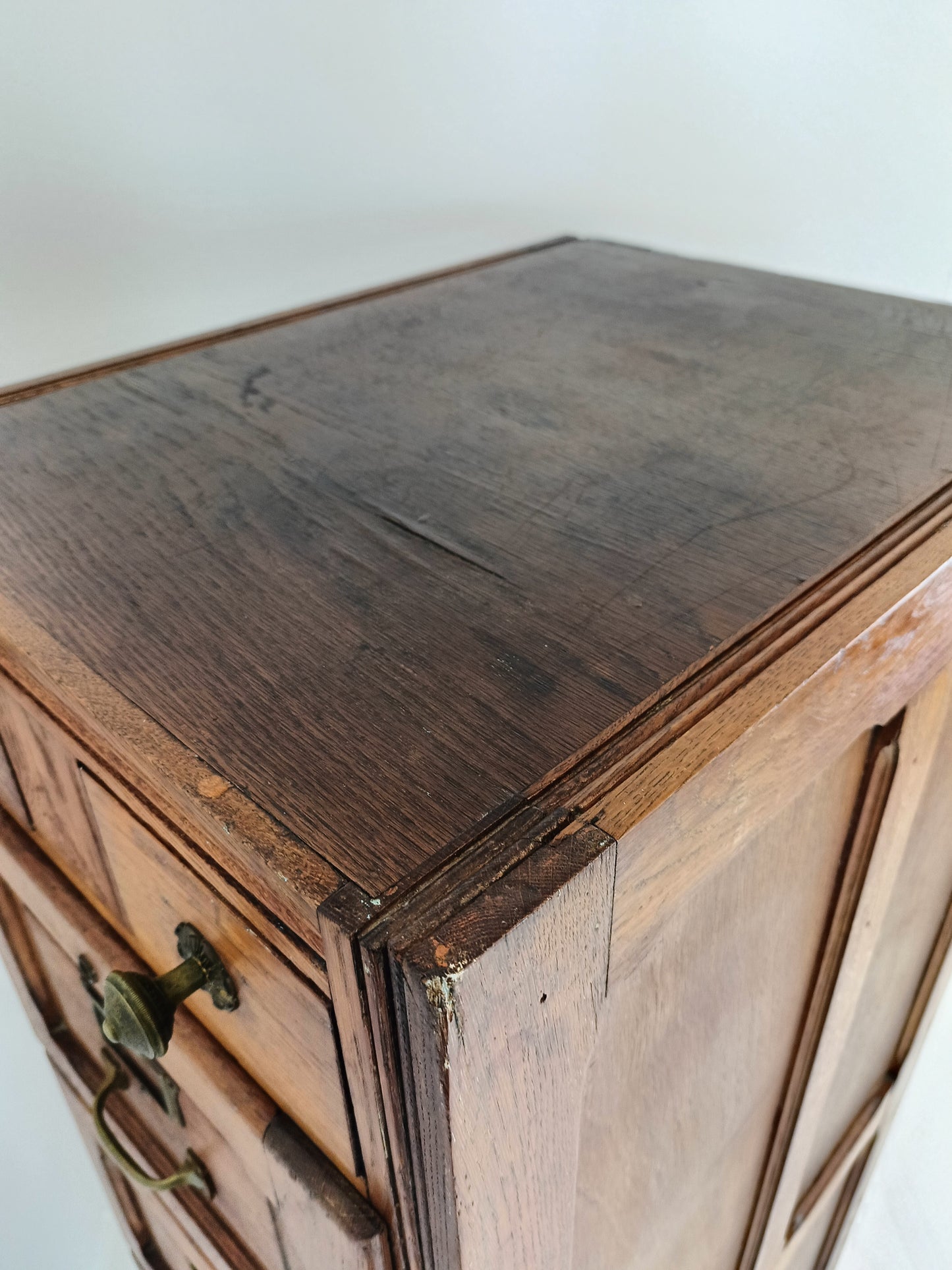 Exclusive Antique Filling Cabinet In Oak Wood