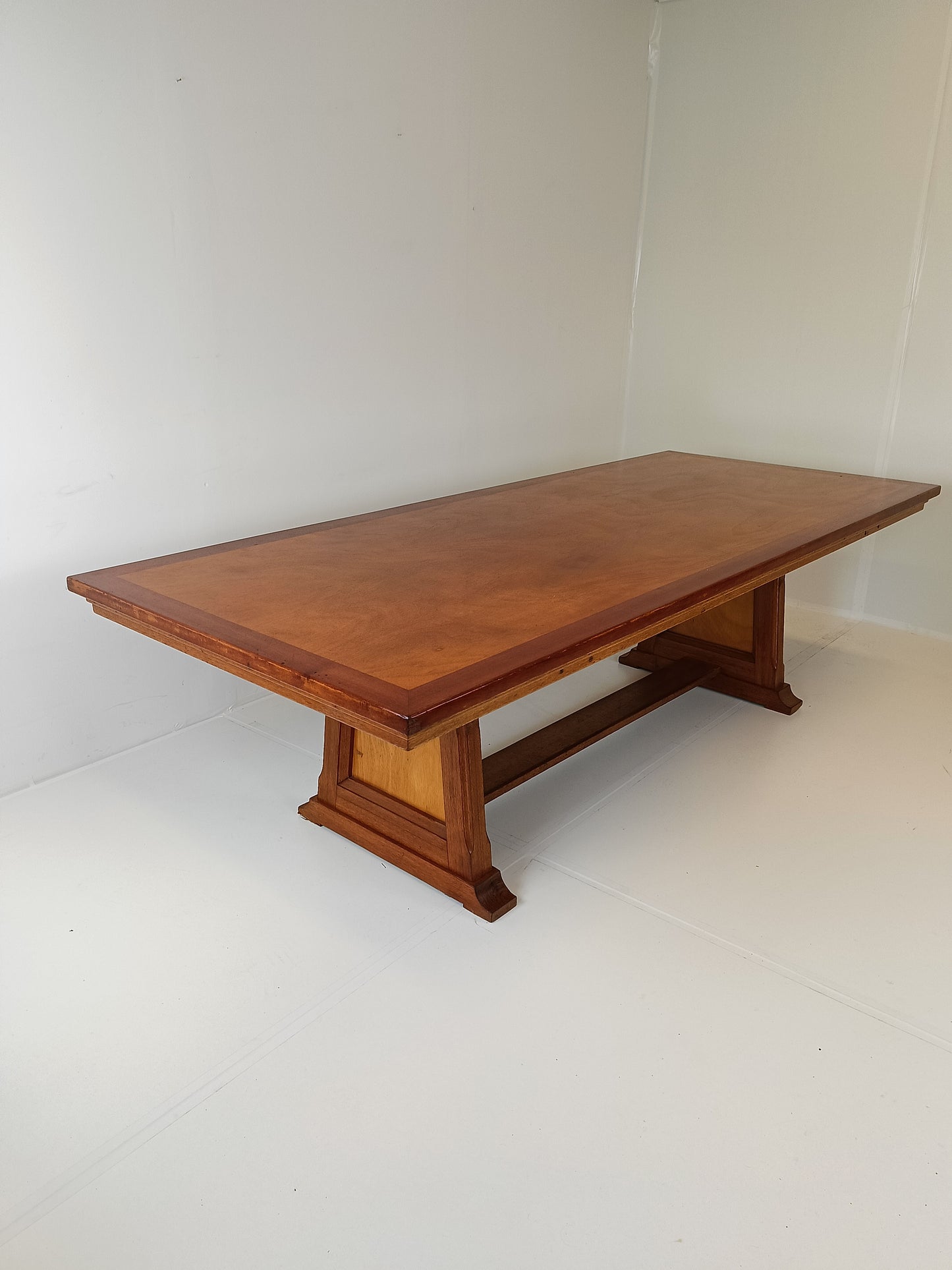 Outstandig Vintage Monastery Table