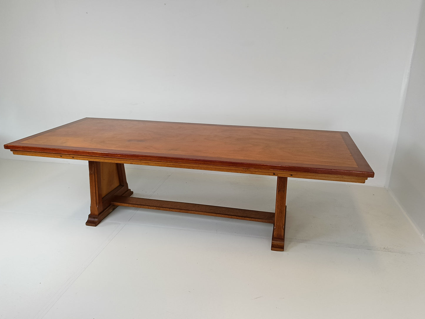 Outstandig Vintage Monastery Table