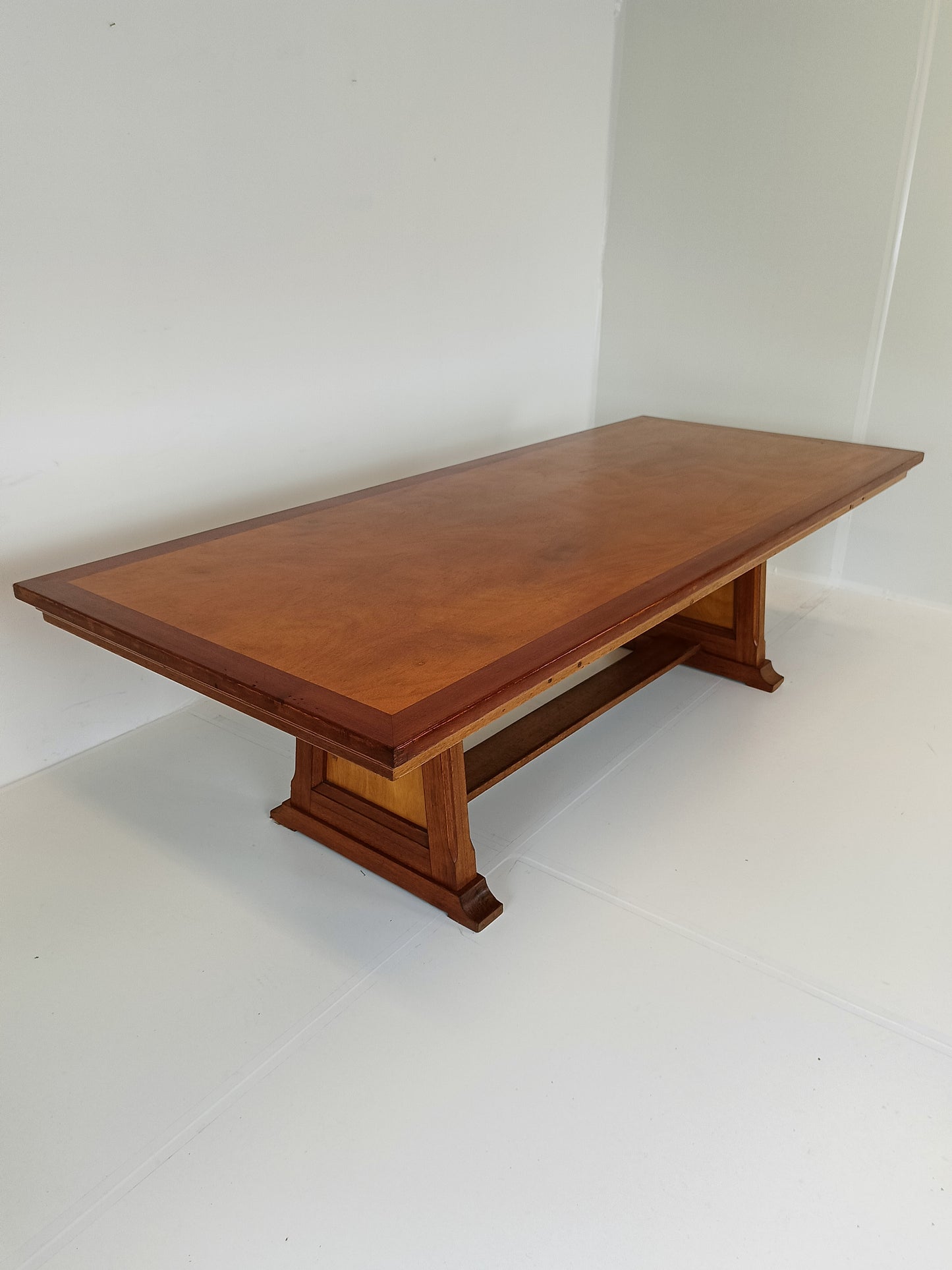 Outstandig Vintage Monastery Table