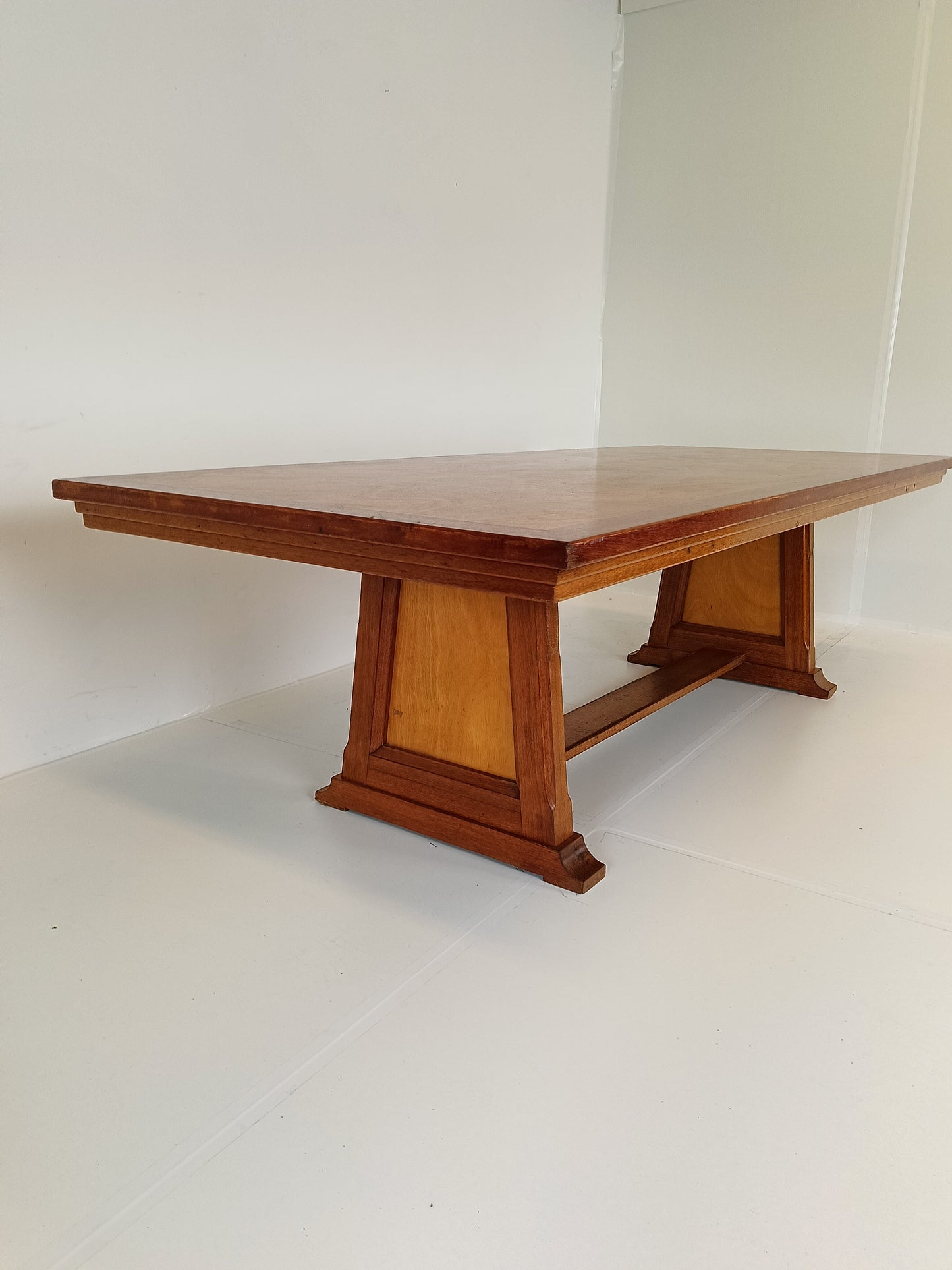 Outstandig Vintage Monastery Table