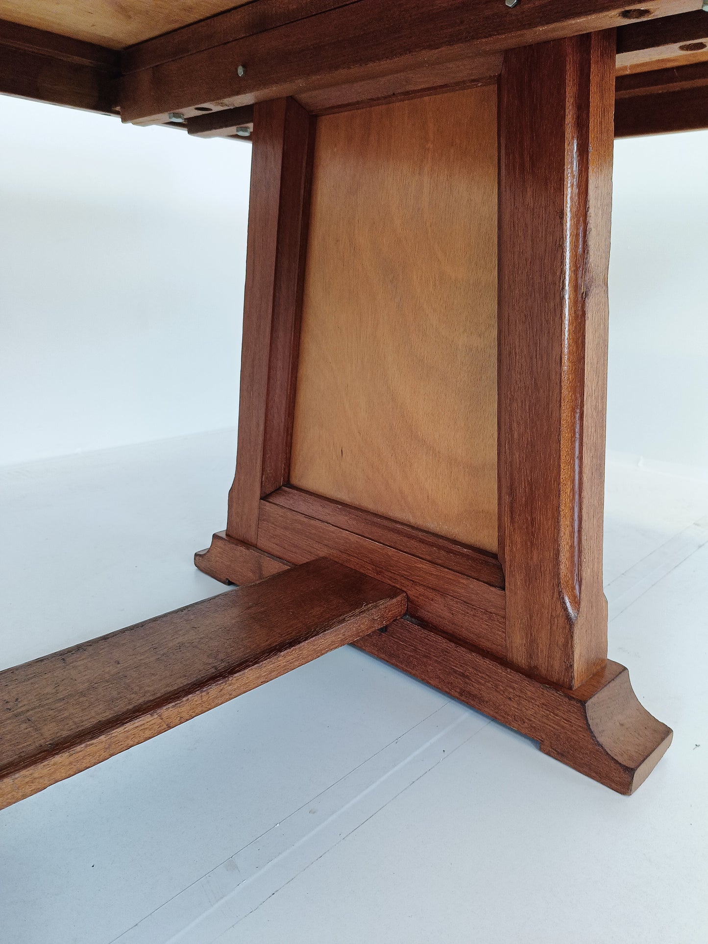 Outstandig Vintage Monastery Table