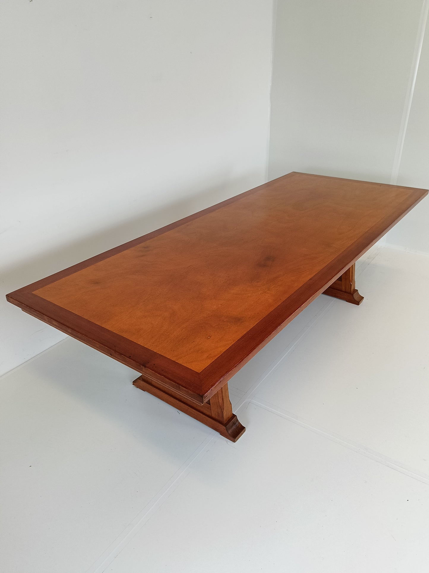 Outstandig Vintage Monastery Table