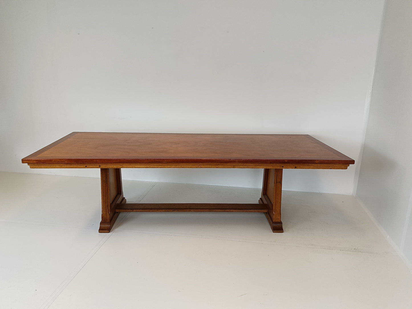 Outstandig Vintage Monastery Table