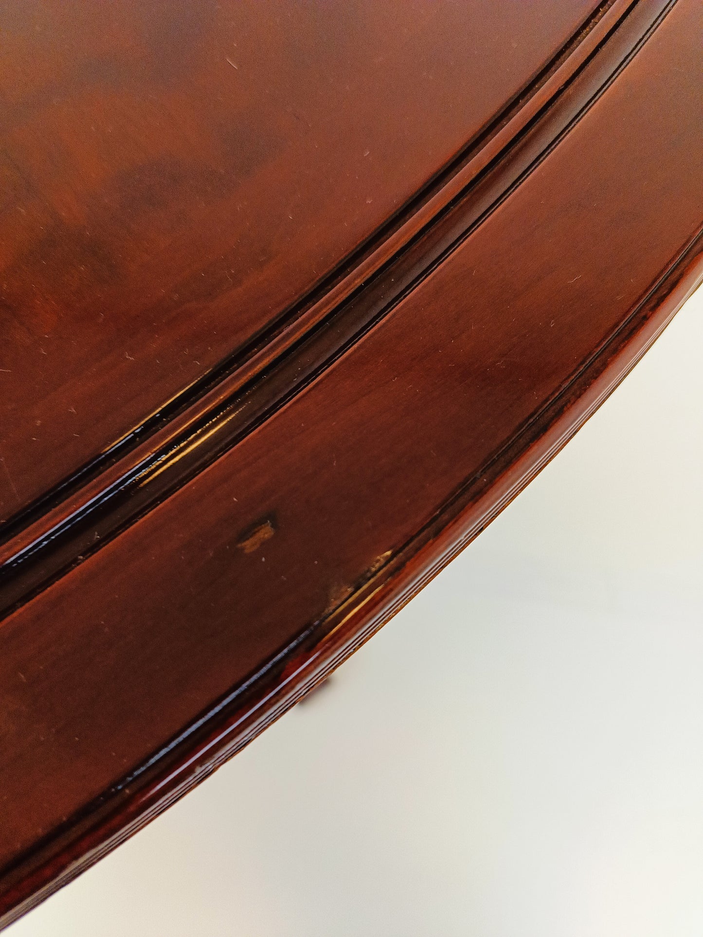 Jupe Expanding Round Table