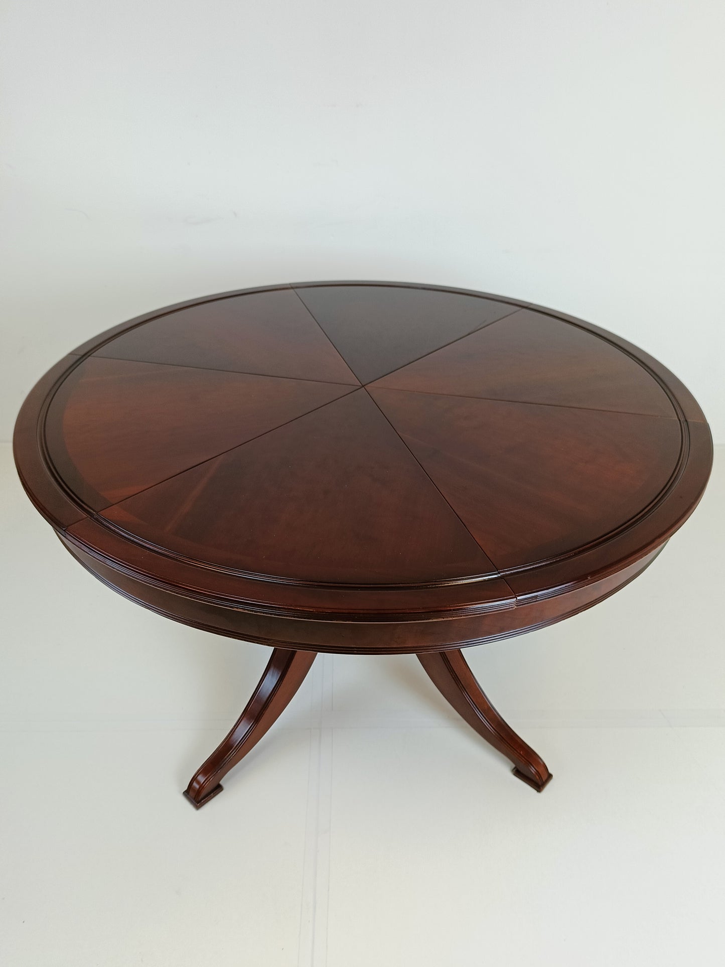 Jupe Expanding Round Table