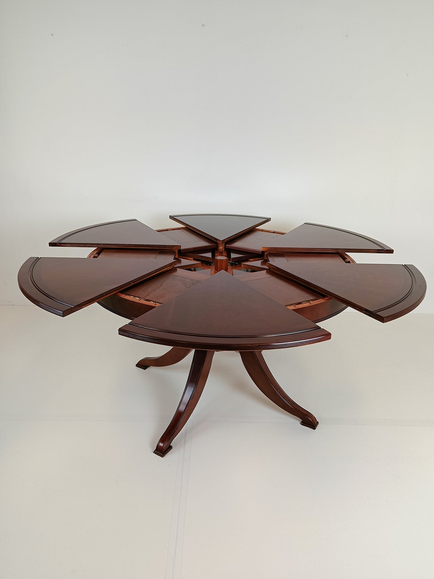 Jupe Expanding Round Table