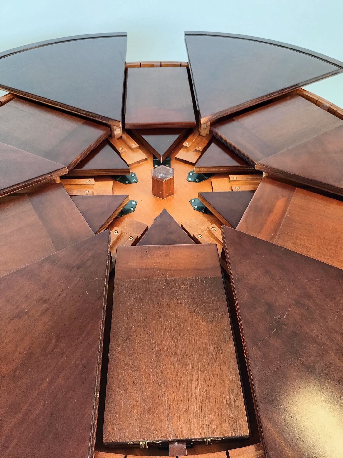 Jupe Expanding Round Table
