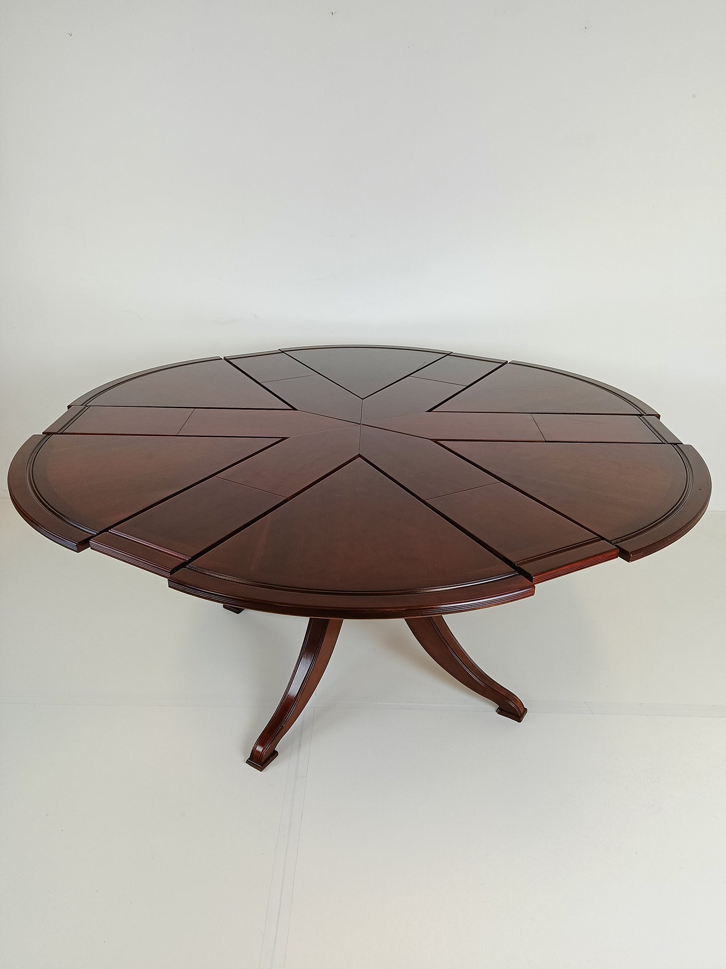 Jupe Expanding Round Table