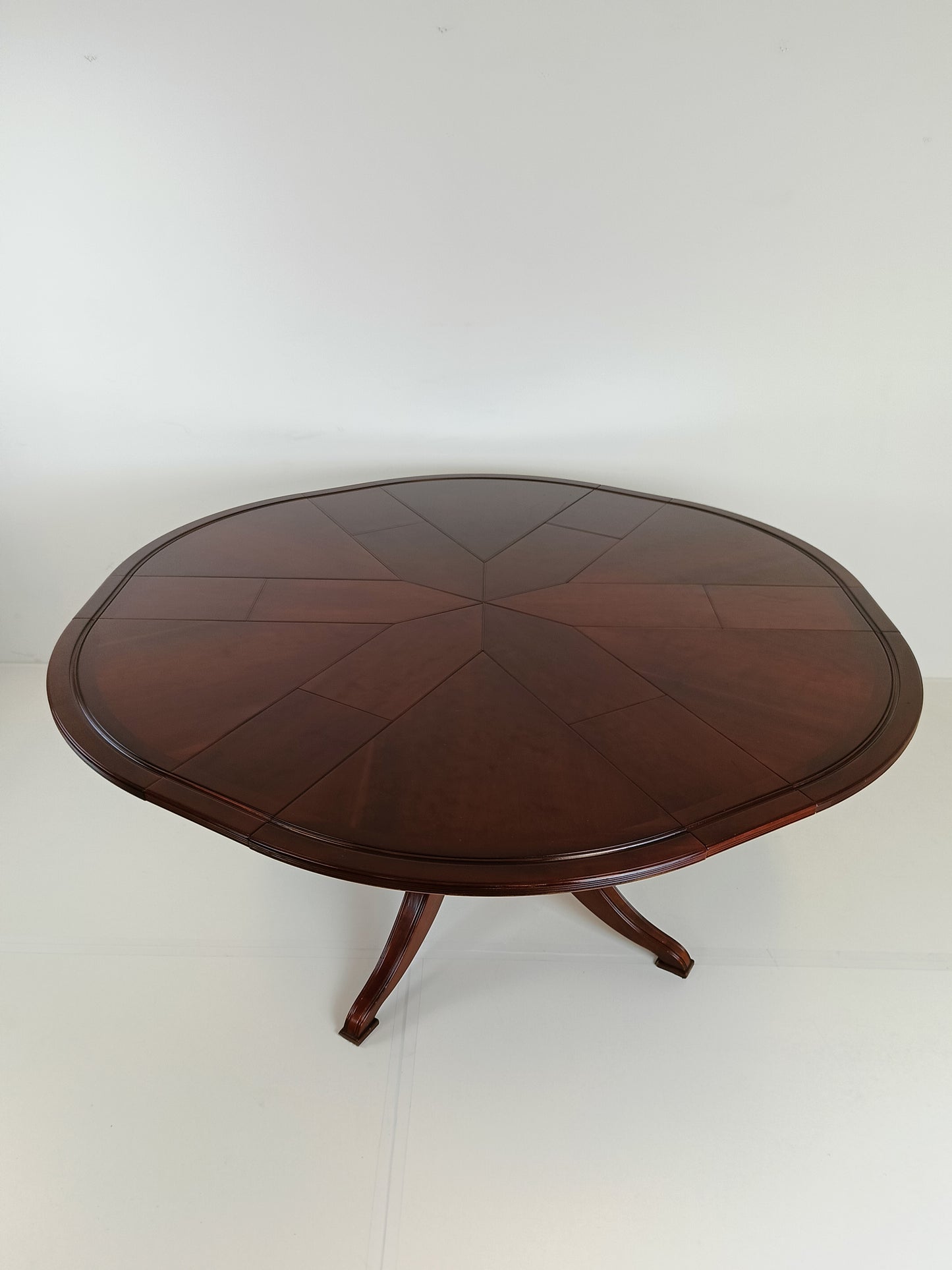 Jupe Expanding Round Table