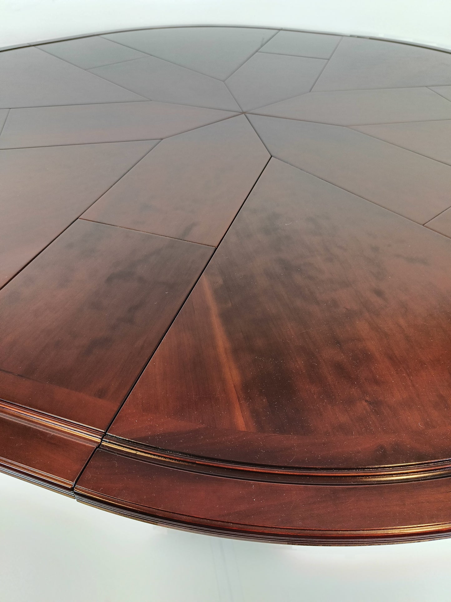 Jupe Expanding Round Table