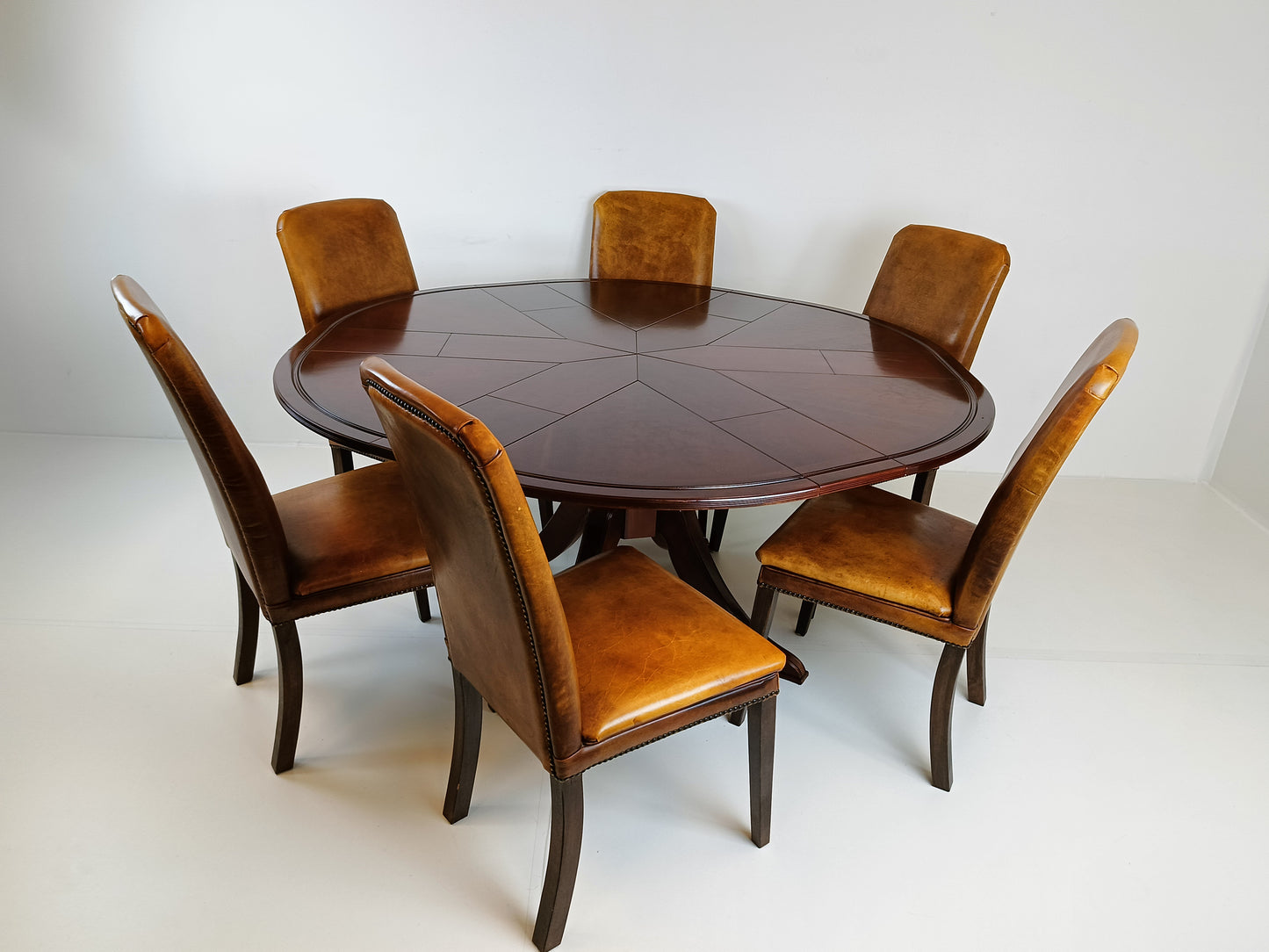 Jupe Expanding Round Table