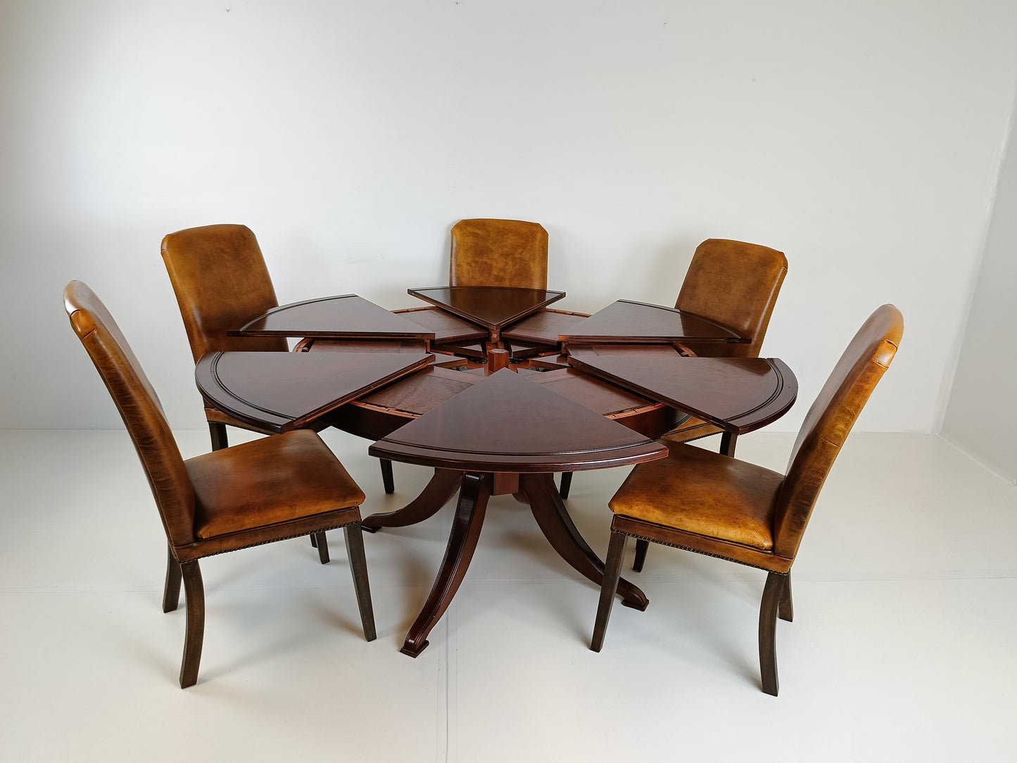 Jupe Expanding Round Table