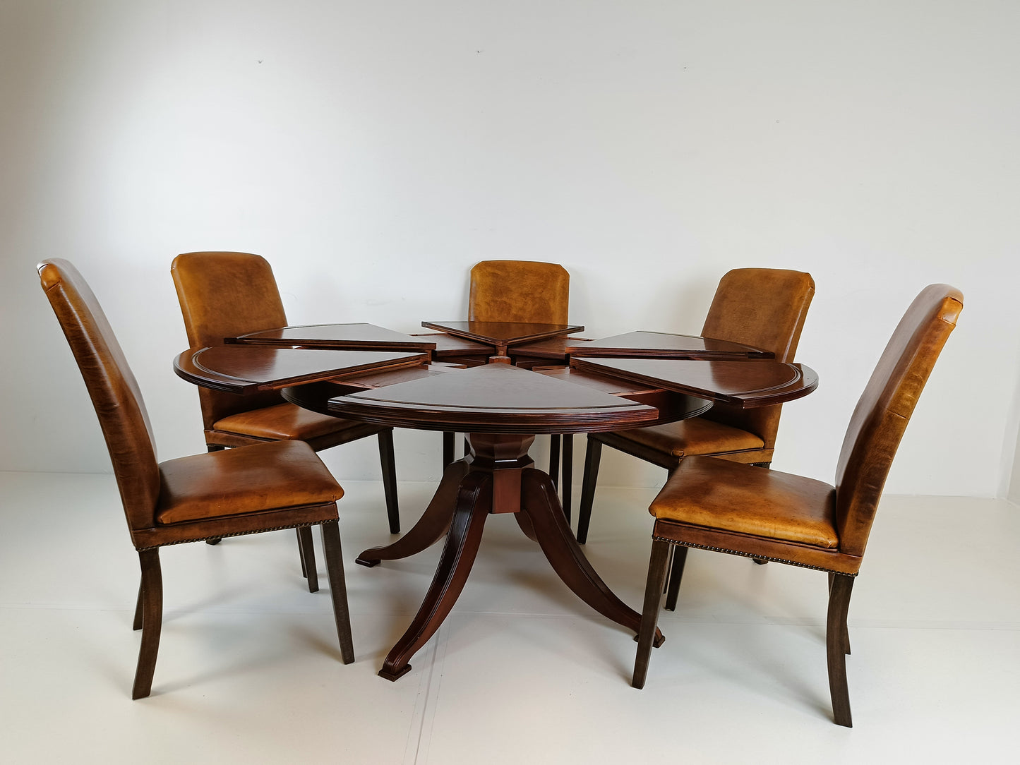 Jupe Expanding Round Table