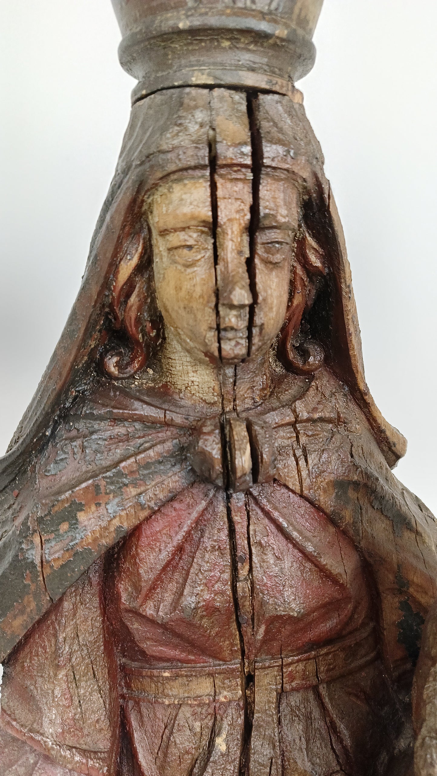 Wooden Statue Of Virgin Mary With Jesus