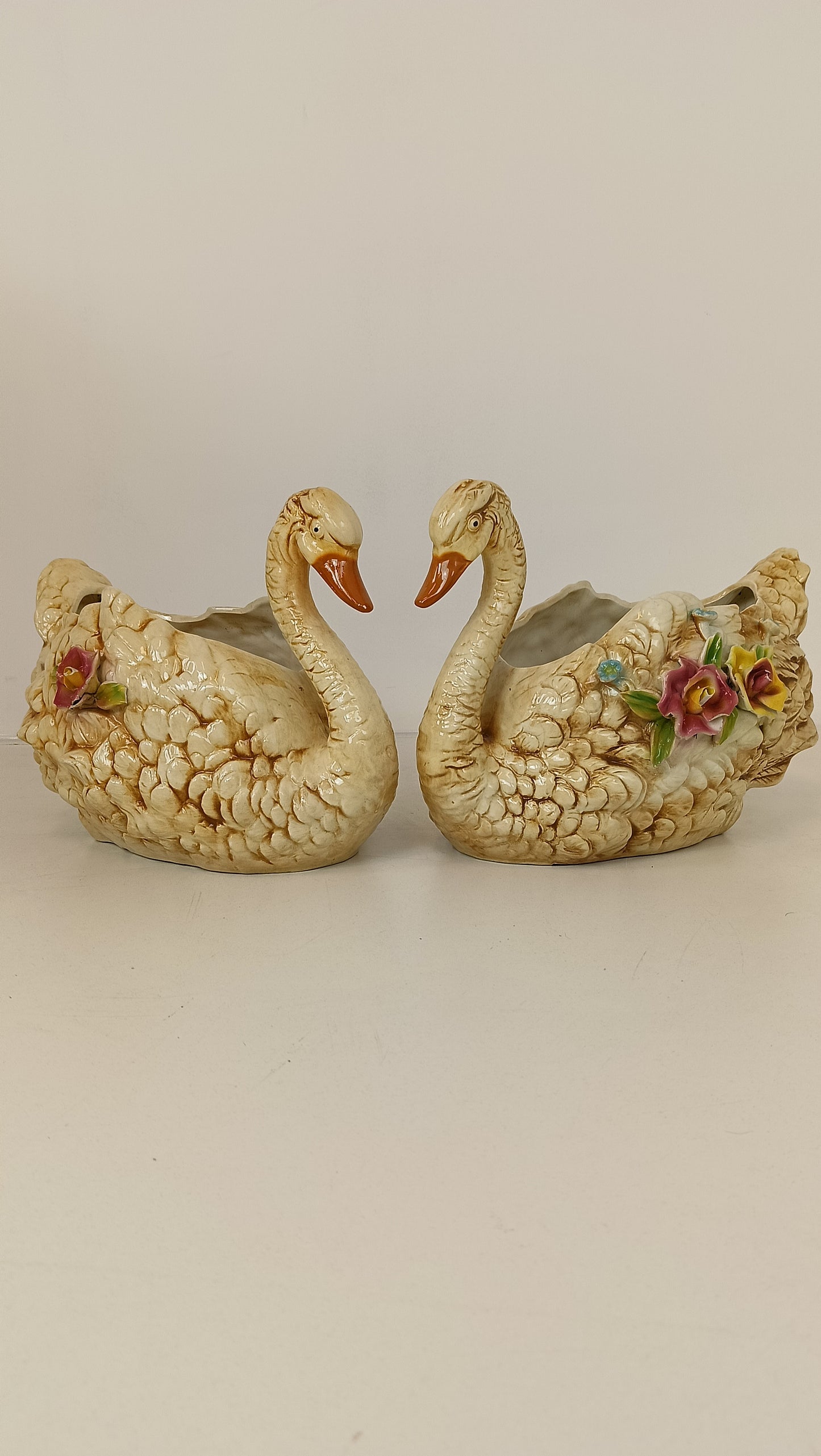Amazing Garden Swan Glazed Pots