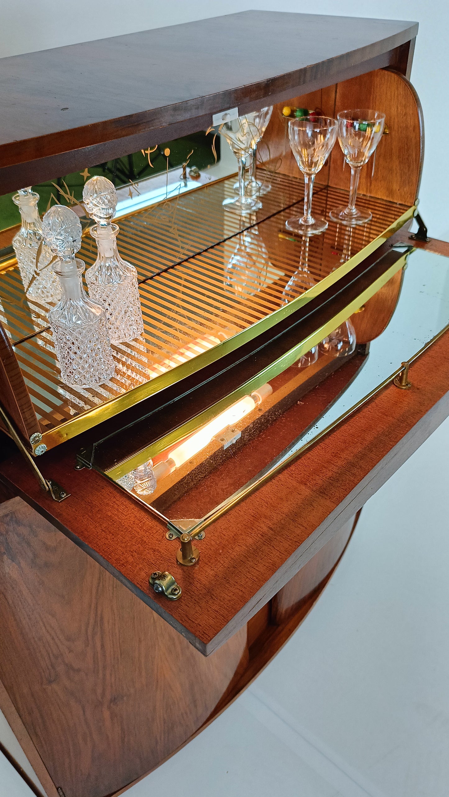 Vintage Cocktail Bar "Surline" George Serlin And Sons