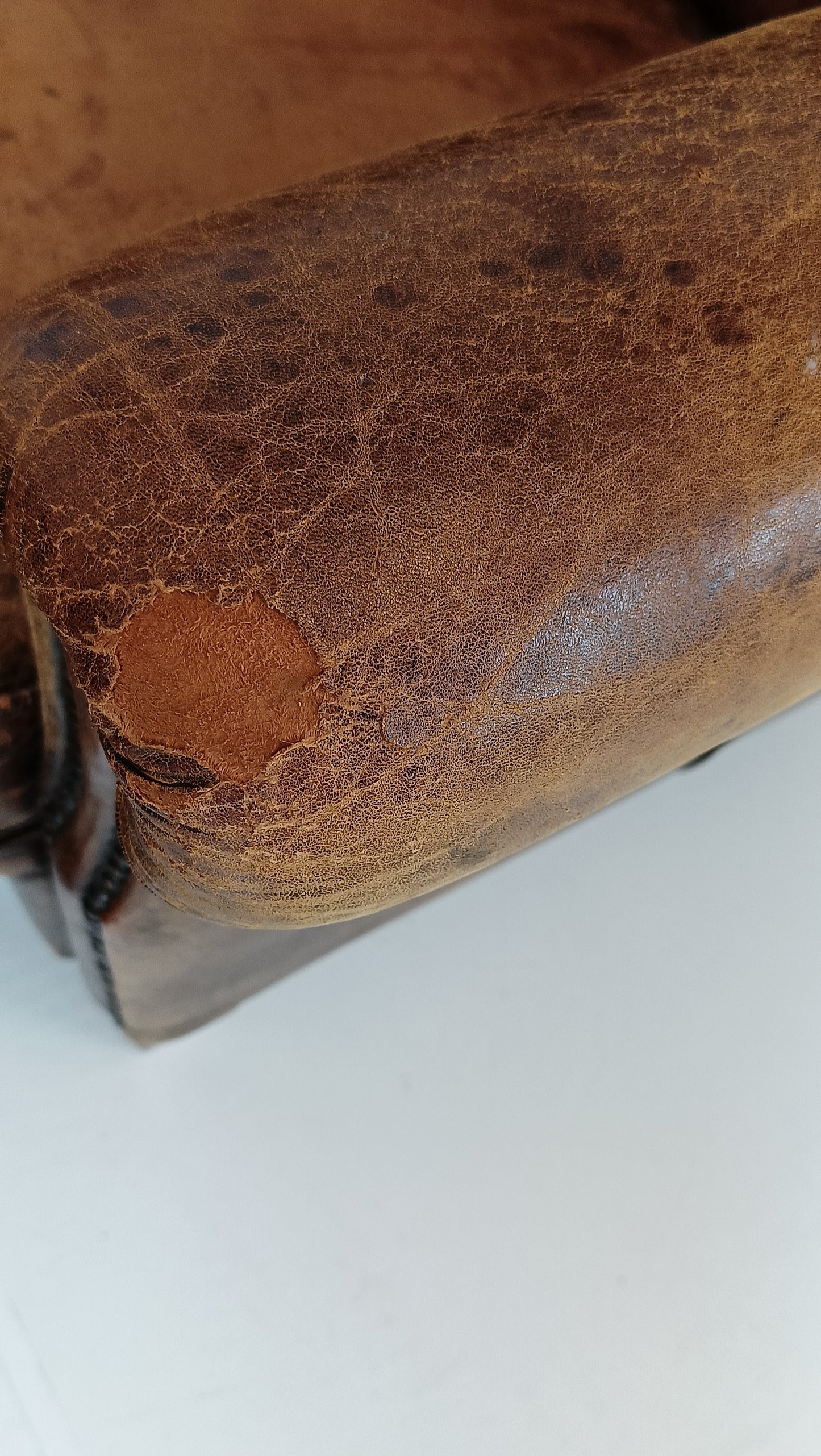 Amazing Patinated Sheep Leather Set of Chairs With Poof