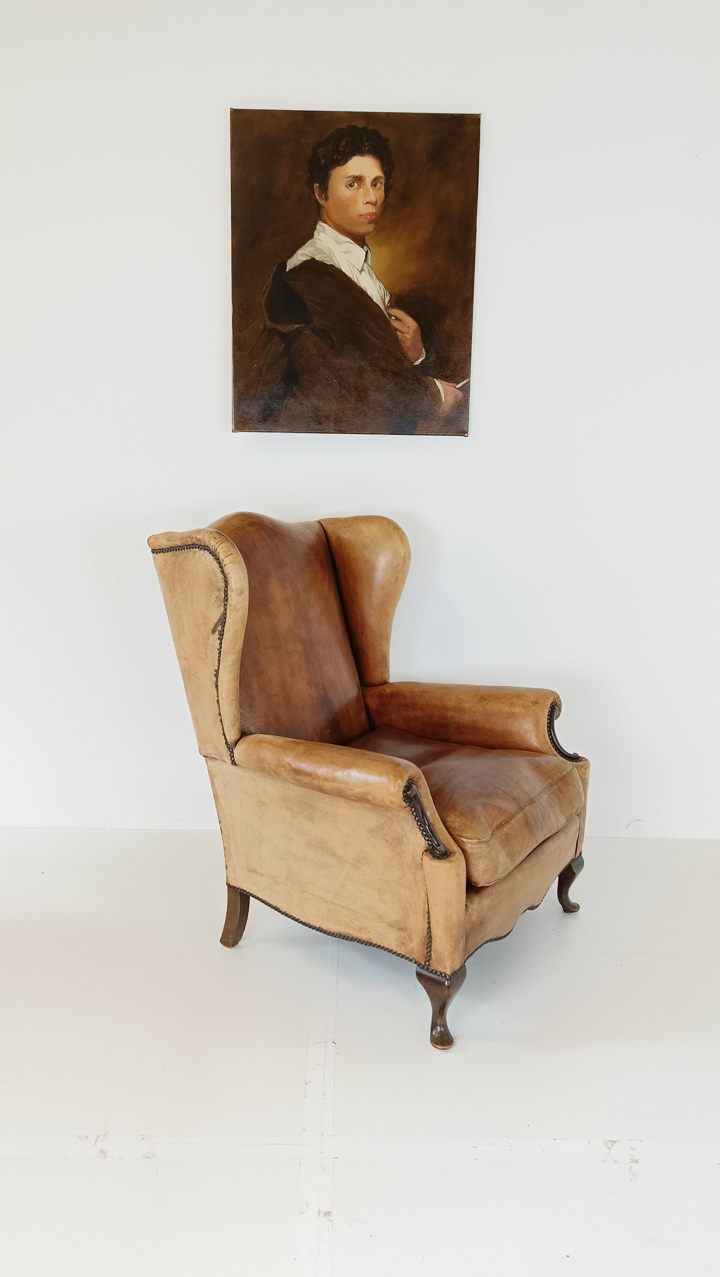 Amazing Sheep Leather Chair In Excellent Condition