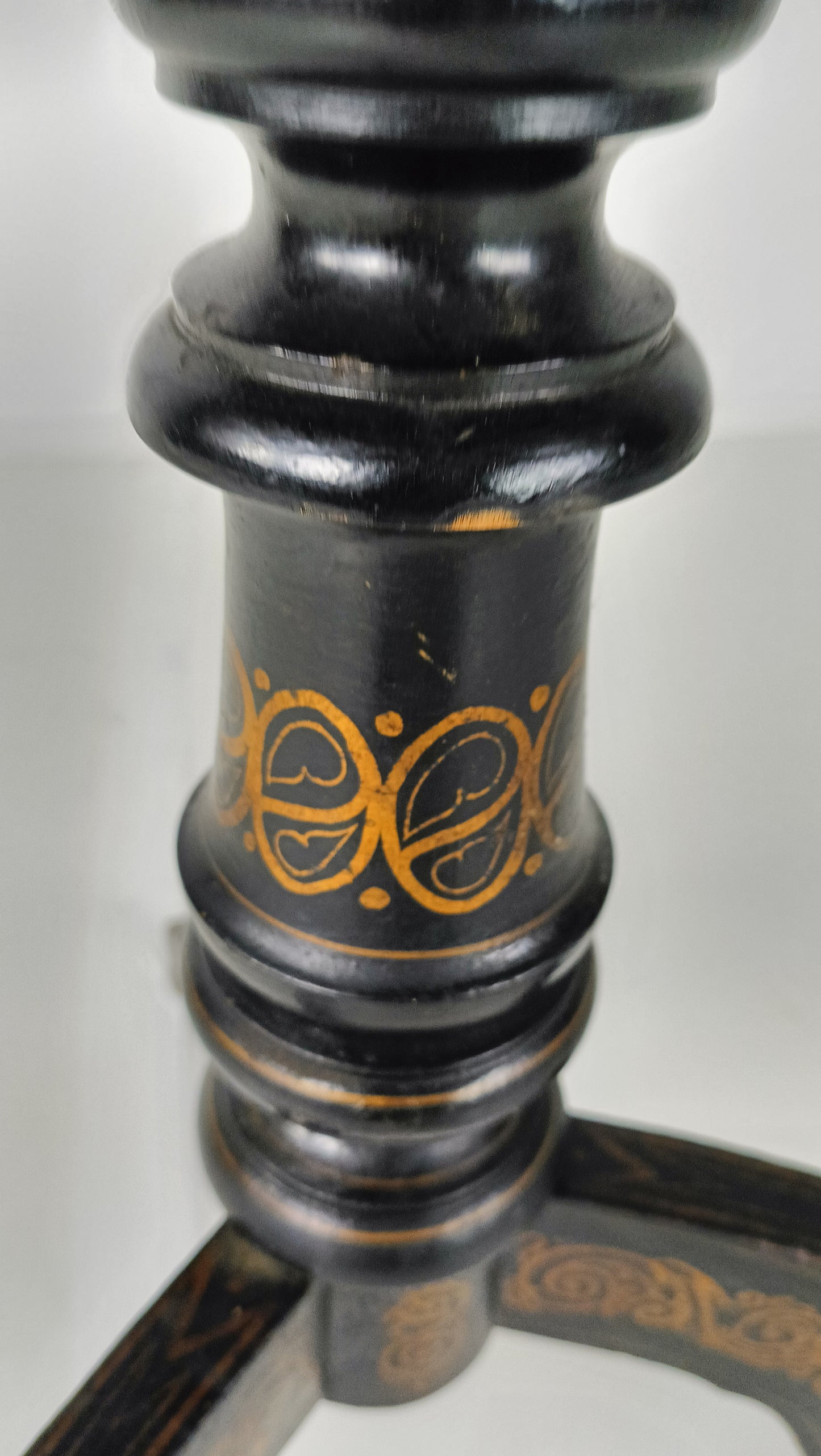 Astonishing Napoleon III Tip Top Table