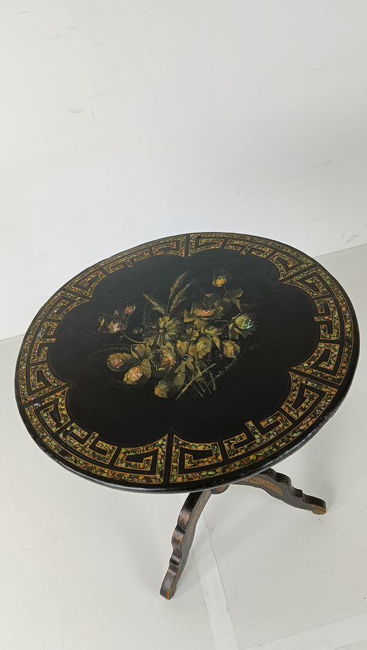 Astonishing Napoleon III Tip Top Table