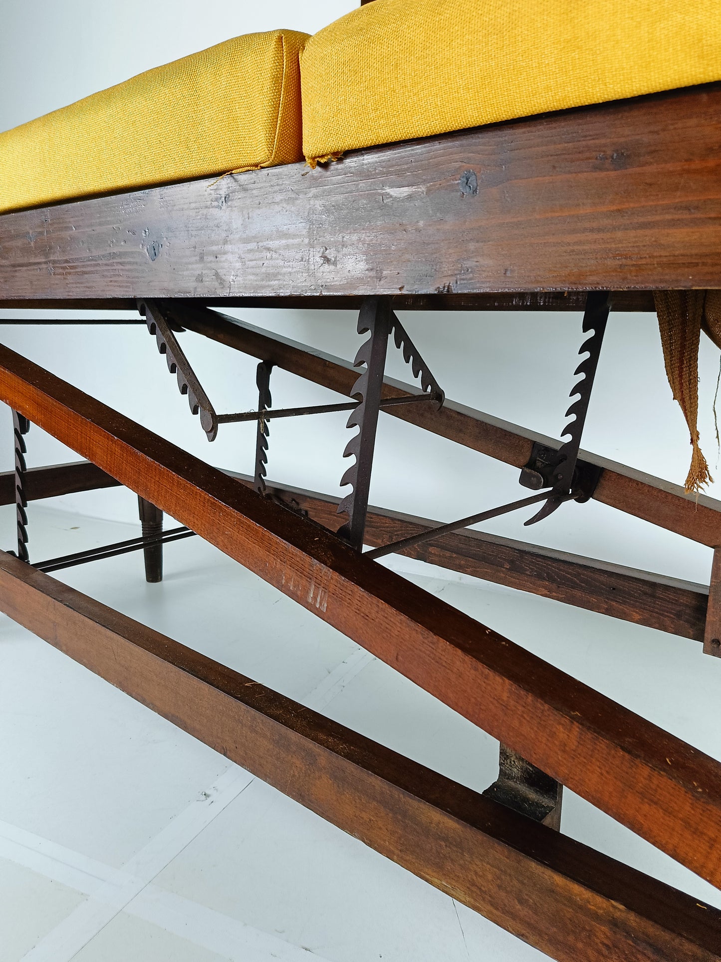 Antique English Militairy Hospital Bed