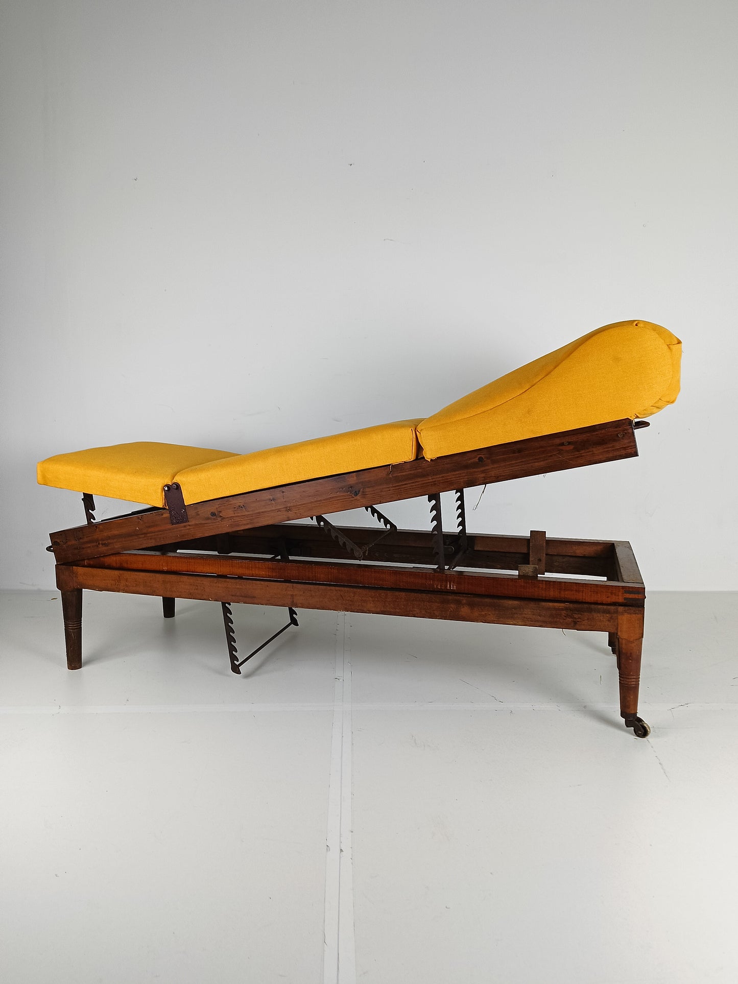 Antique English Militairy Hospital Bed