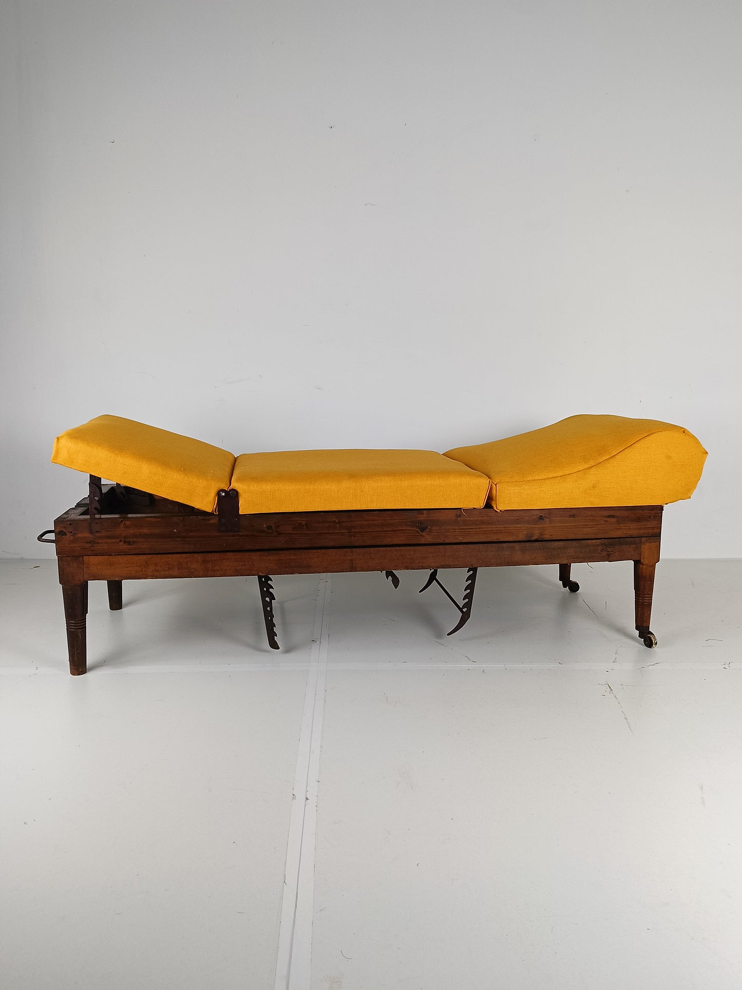 Antique English Militairy Hospital Bed