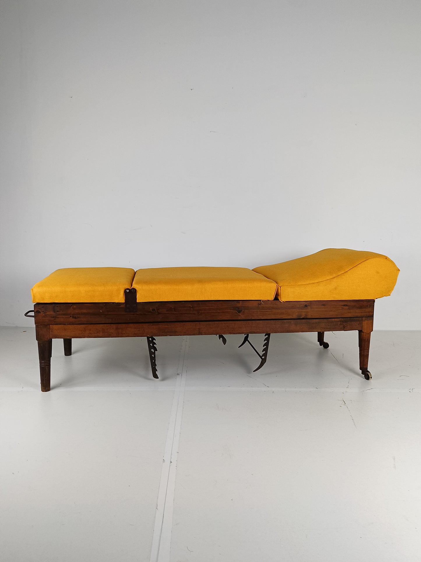 Antique English Militairy Hospital Bed