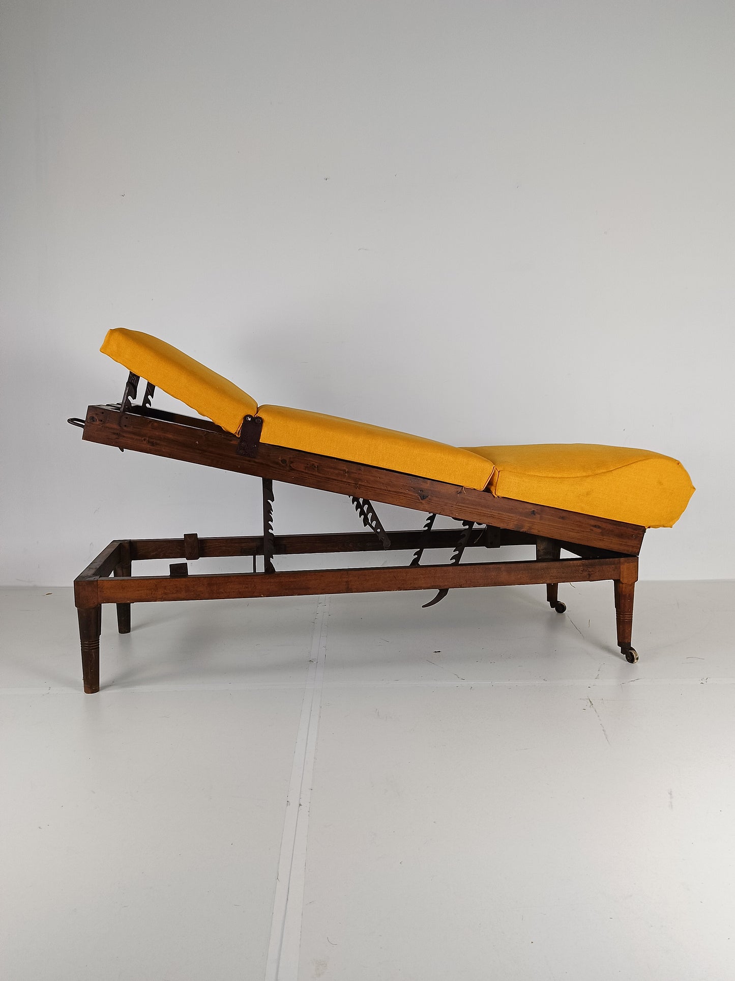 Antique English Militairy Hospital Bed