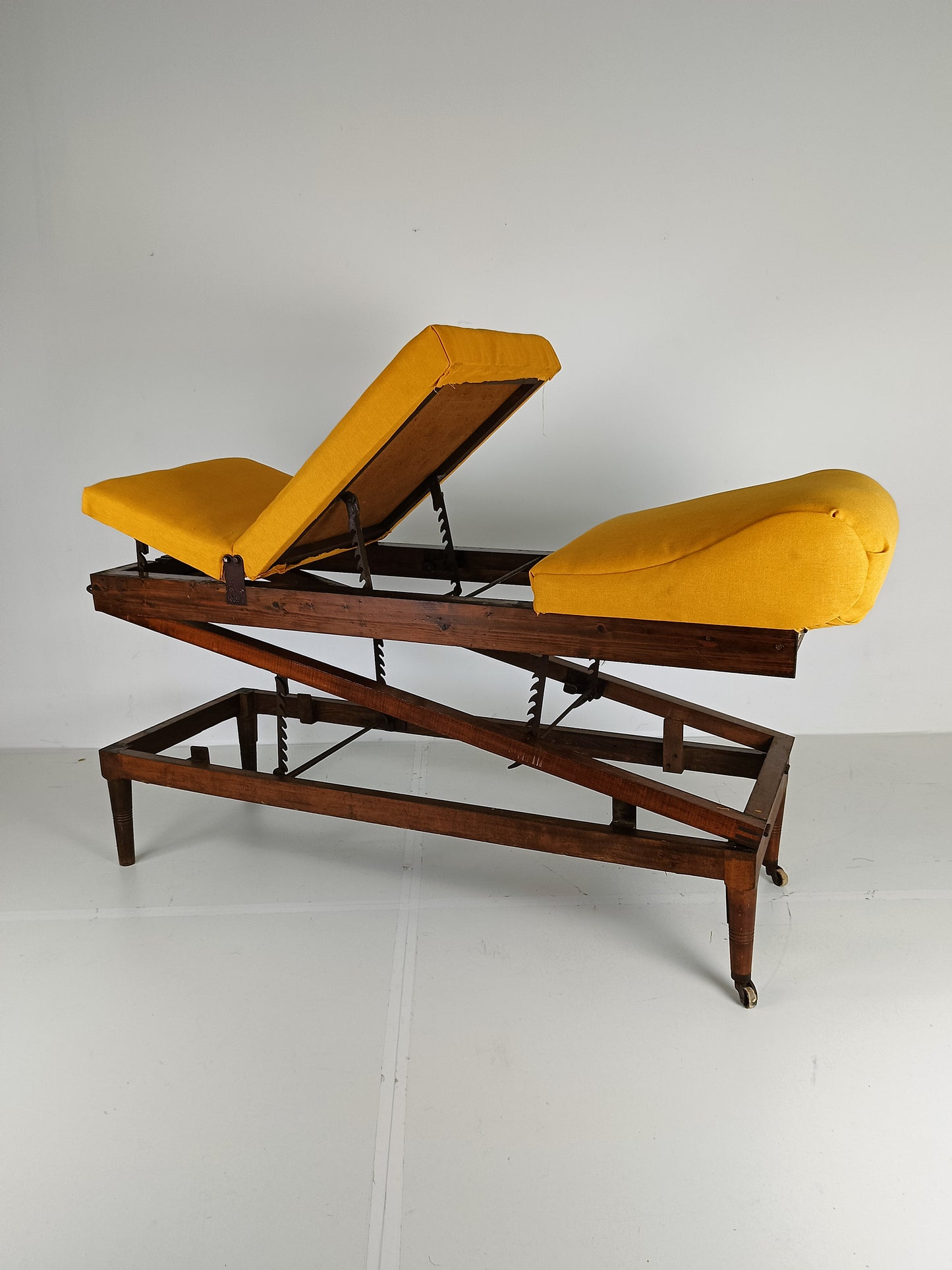 Antique English Militairy Hospital Bed