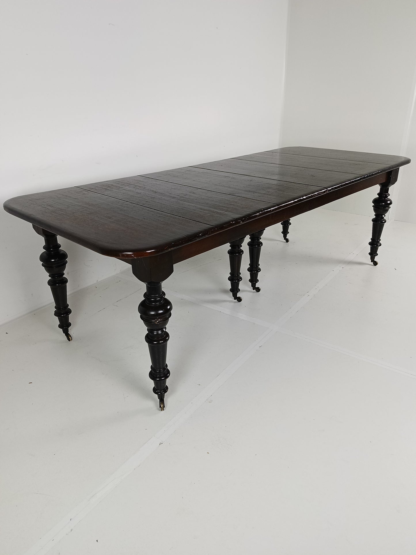 Vintage English Style Expansion Table