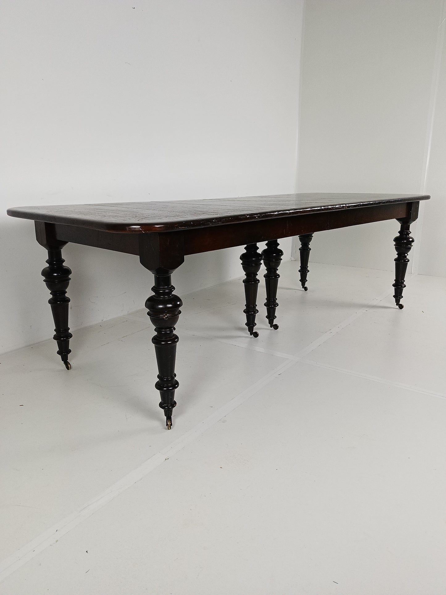 Vintage English Style Expansion Table