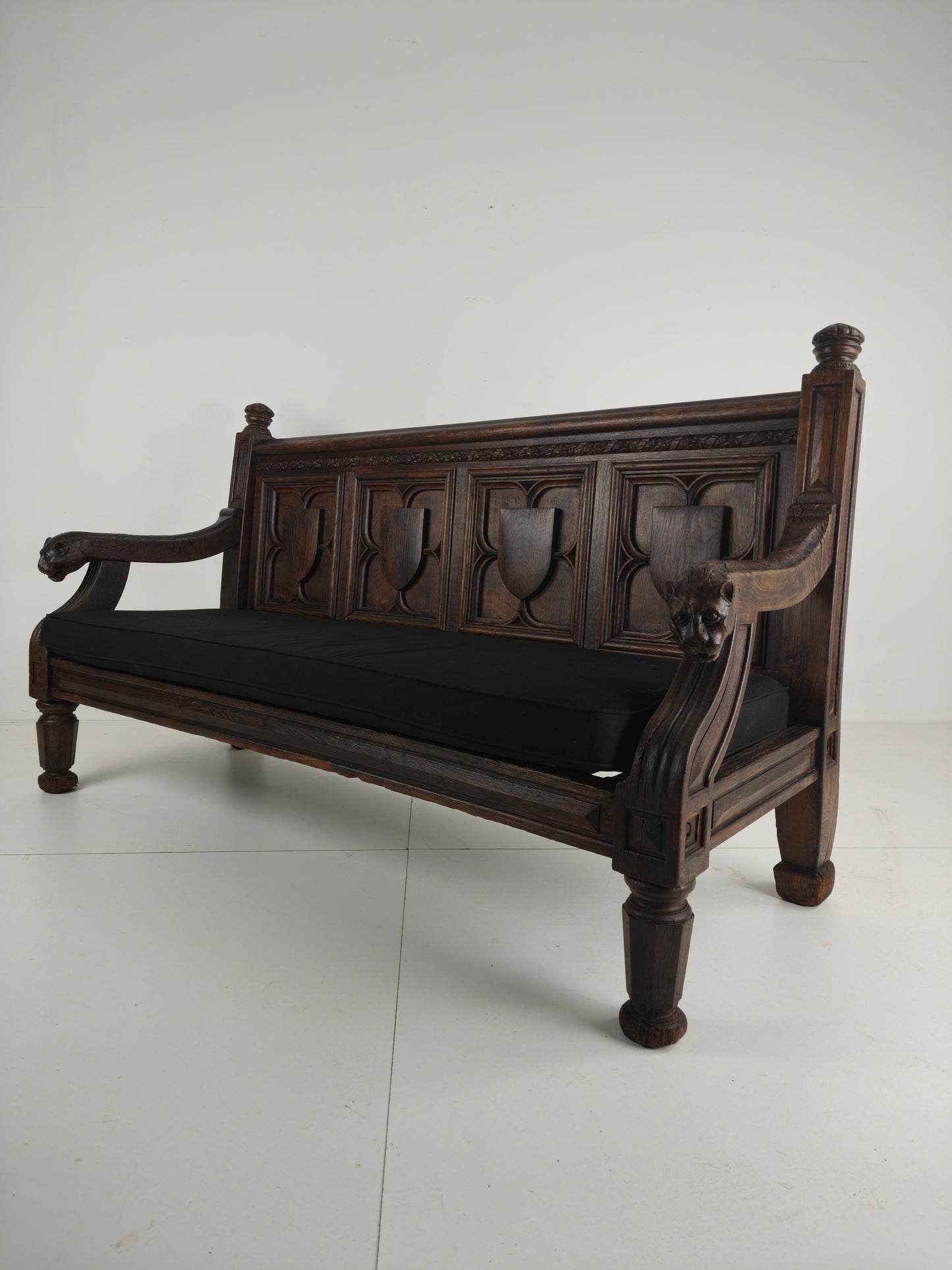 Stunning English Castle Bench - Late 18th Century Carved Jaguar Head Bench